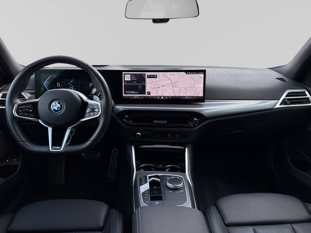 BMW 330e xDrive Steptronic M Sport-image-6