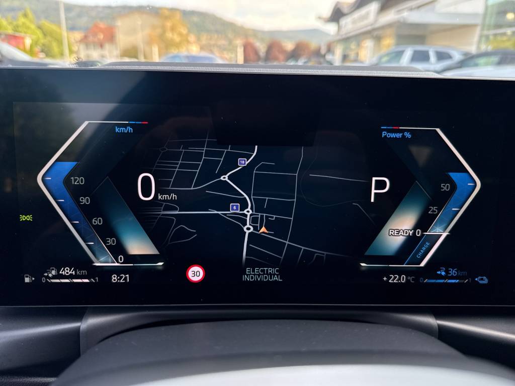 BMW 330e xDrive Steptronic M Sport-image-14