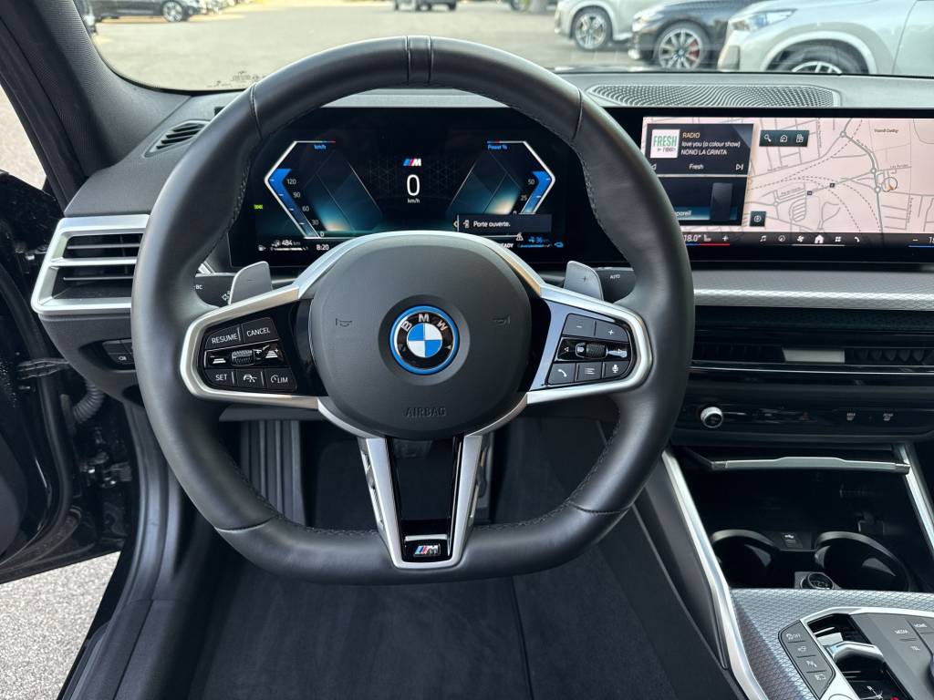 BMW 330e xDrive Steptronic M Sport-image-12