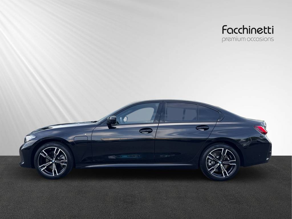 BMW 330e xDrive Steptronic M Sport-image-2