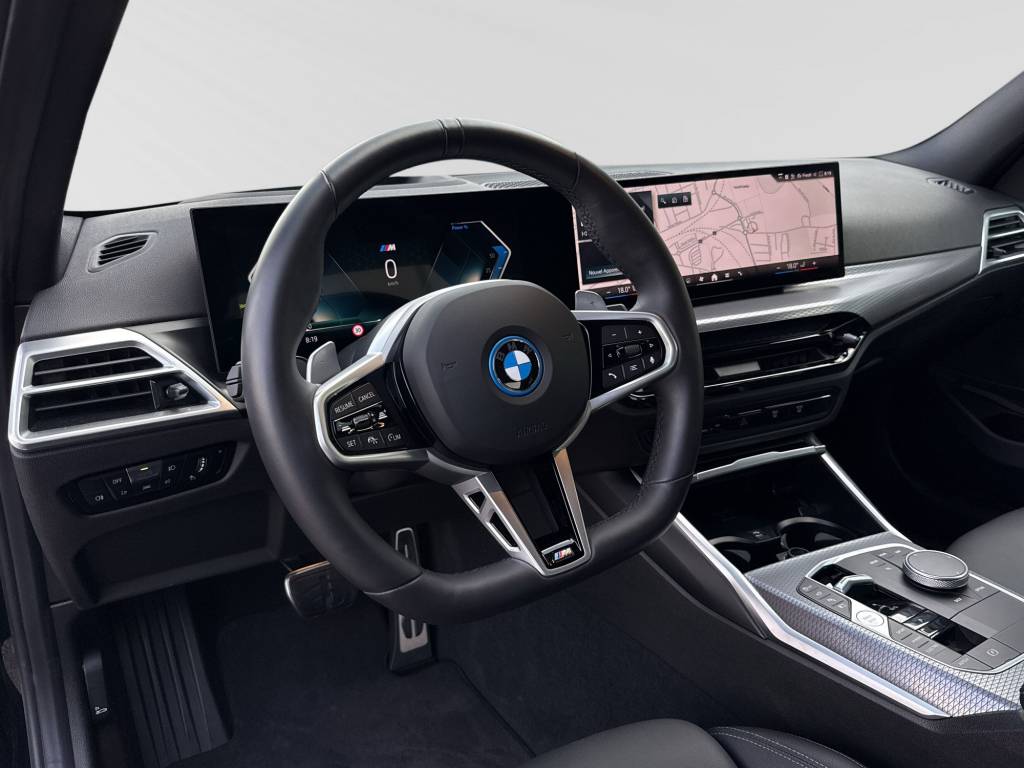 BMW 330e xDrive Steptronic M Sport-image-4