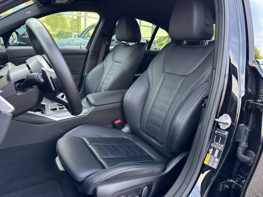 BMW 330e xDrive Steptronic M Sport-image-10