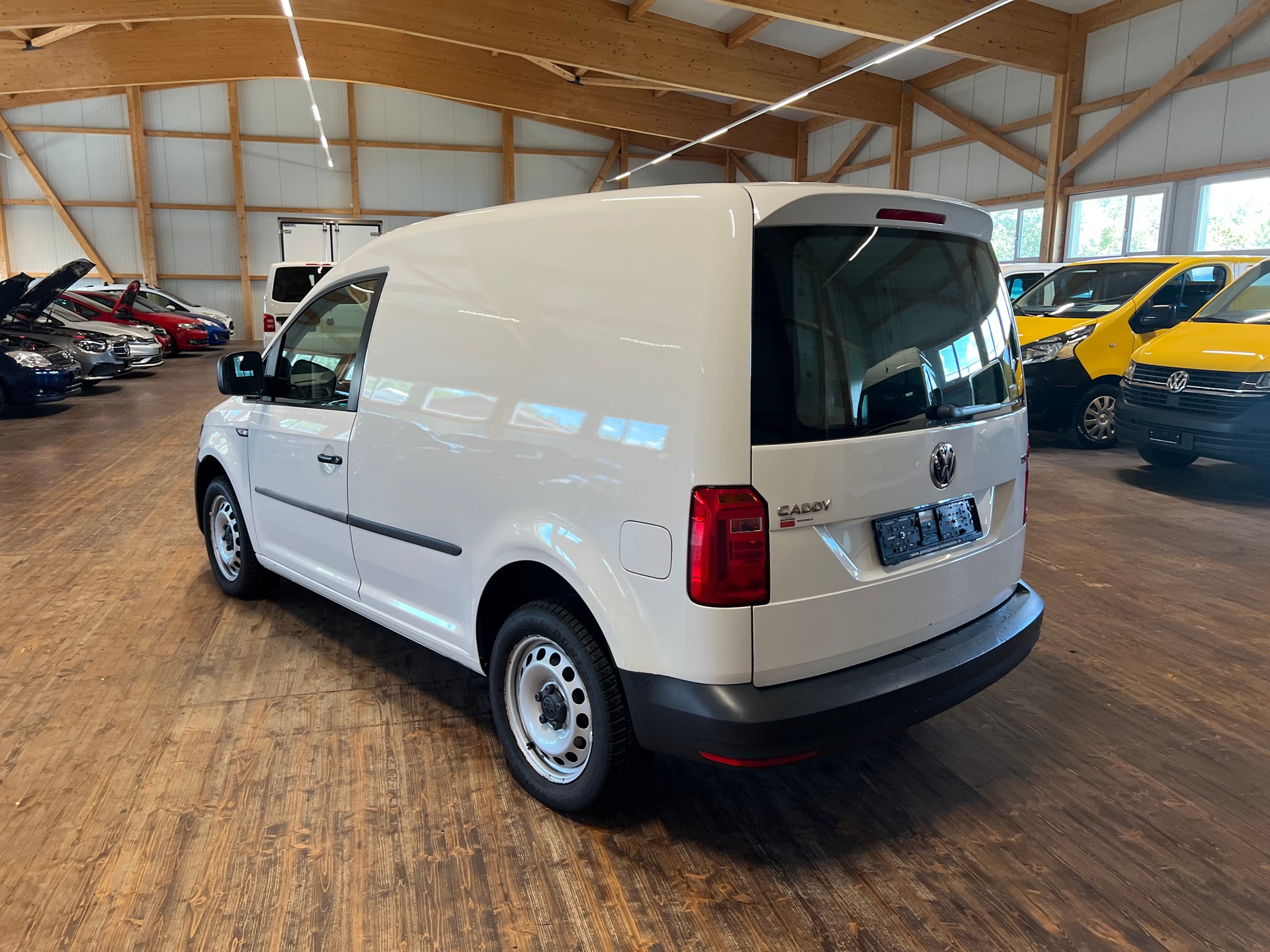 VW Caddy 1.4TSI Entry BlueMotion Technology-image-6
