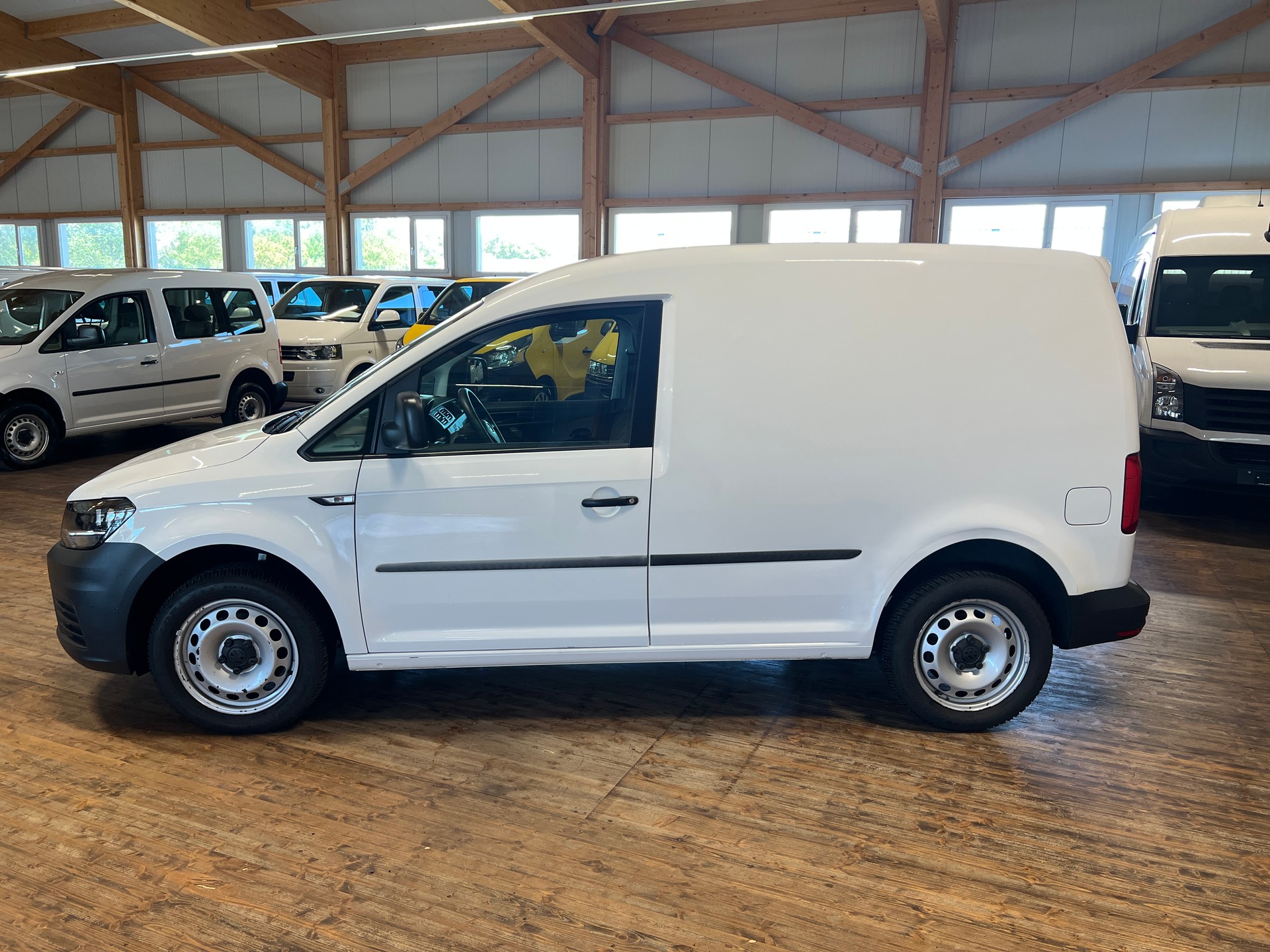 VW Caddy 1.4TSI Entry BlueMotion Technology-image-7