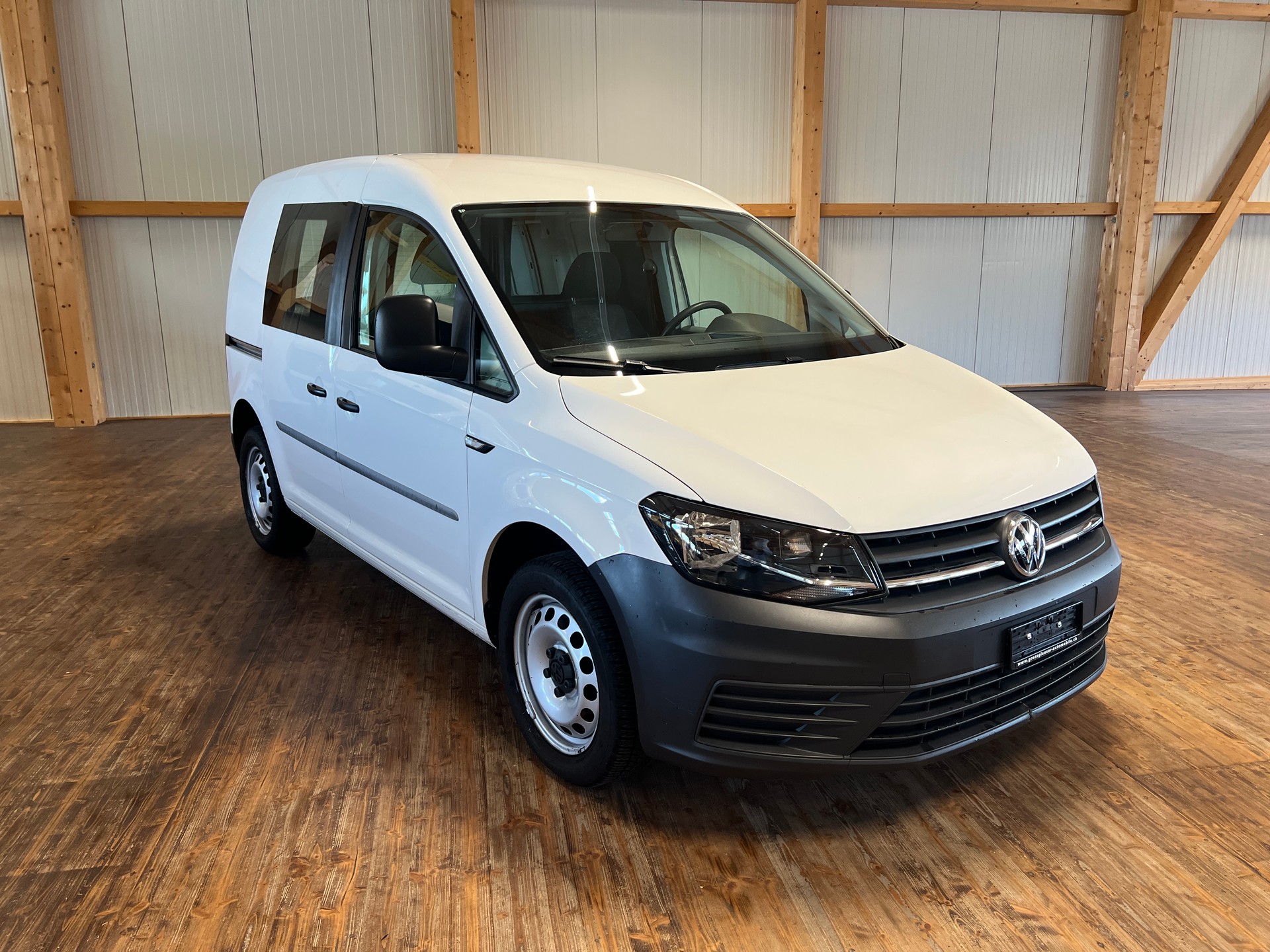 VW Caddy 1.4TSI Entry BlueMotion Technology-image-2