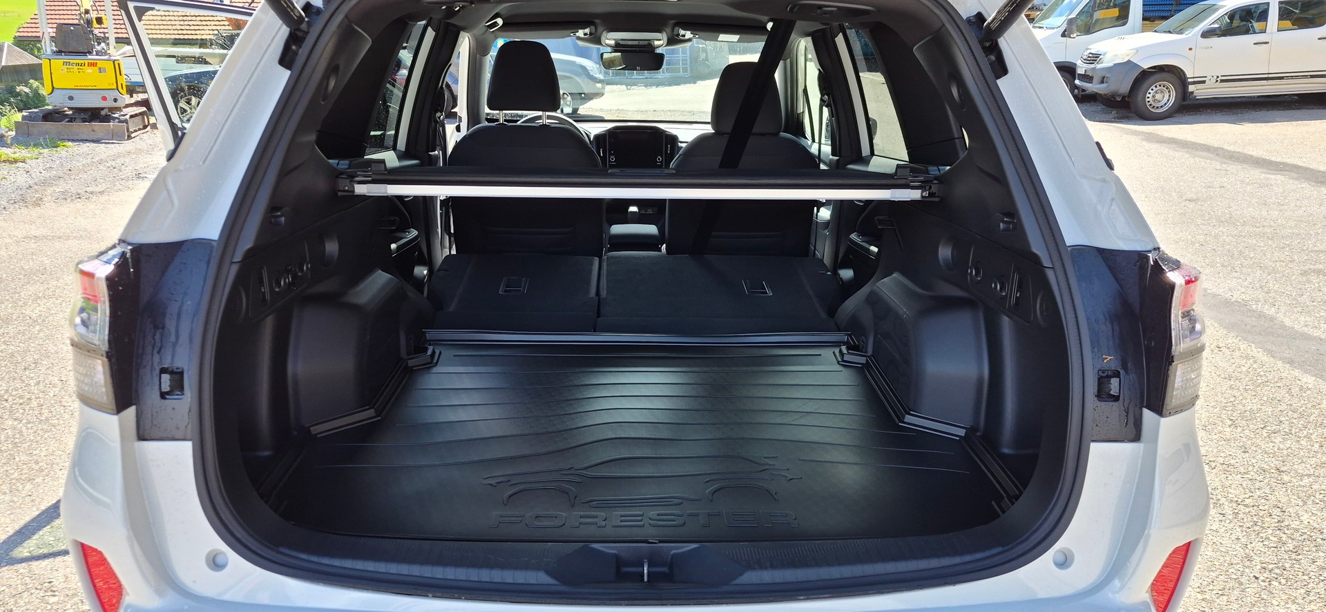 SUBARU Forester 2.0i e-Boxer Swiss Plus Lineartronic-image-13