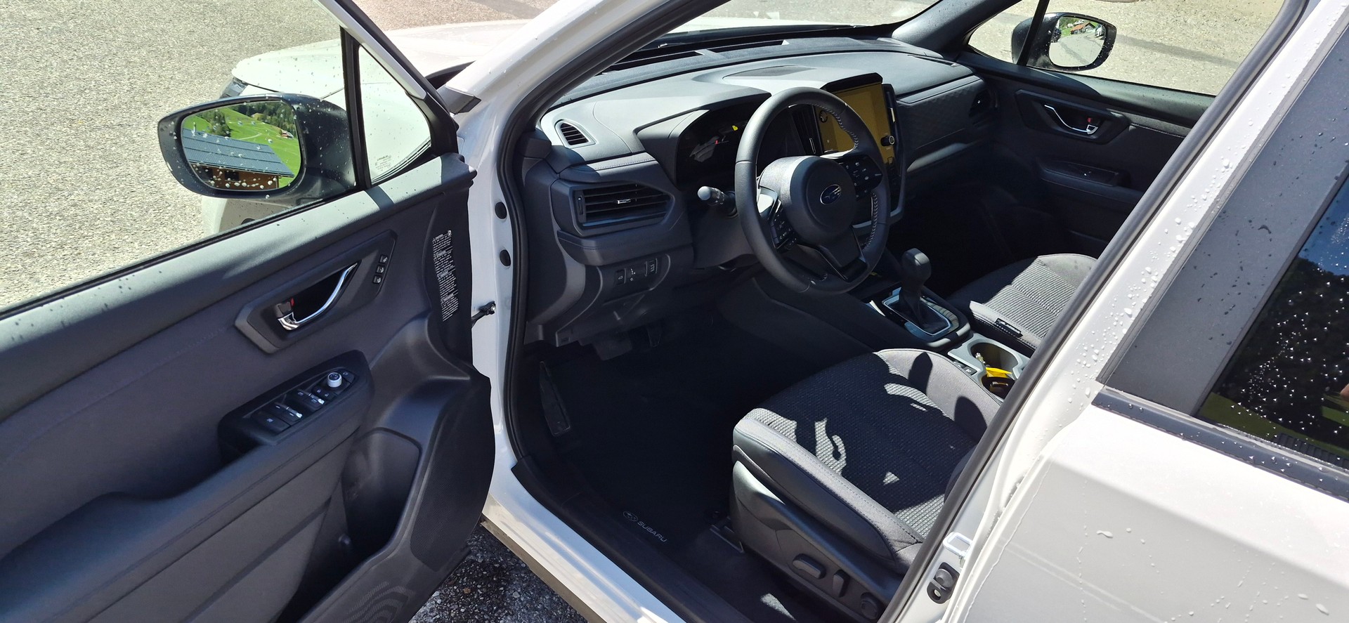 SUBARU Forester 2.0i e-Boxer Swiss Plus Lineartronic-image-8