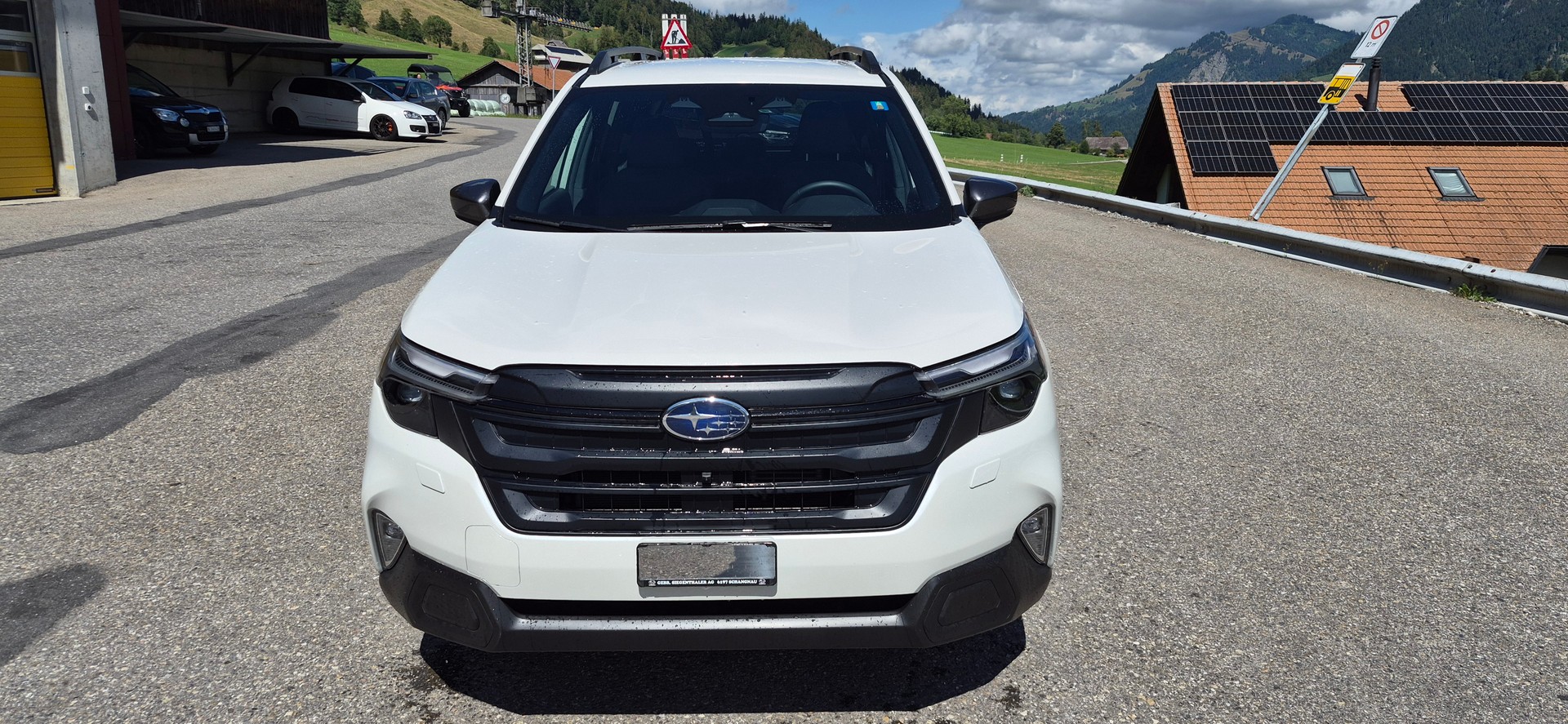 SUBARU Forester 2.0i e-Boxer Swiss Plus Lineartronic-image-1