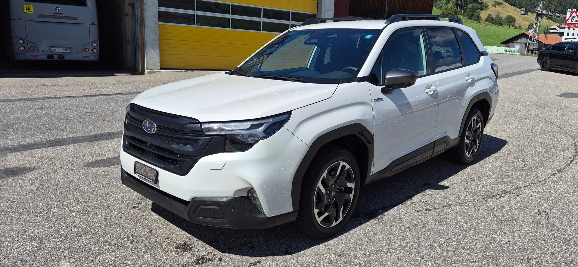 SUBARU Forester 2.0i e-Boxer Swiss Plus Lineartronic-image-0