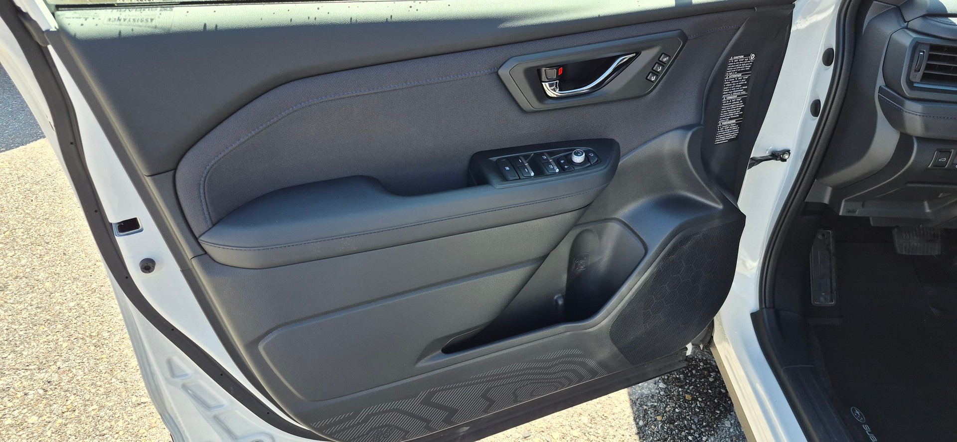 SUBARU Forester 2.0i e-Boxer Swiss Plus Lineartronic-image-17