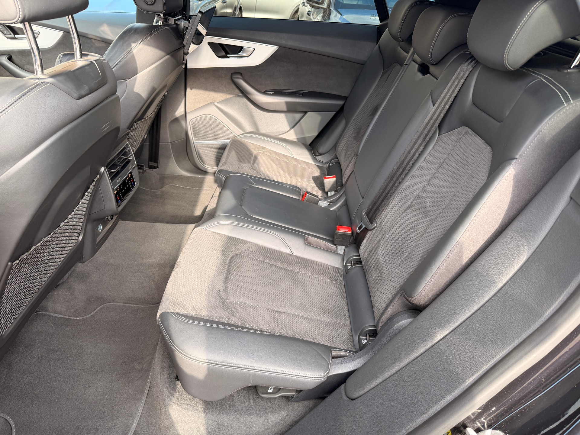AUDI Q8 50 TDI Black Edition quattro tiptronic-image-7