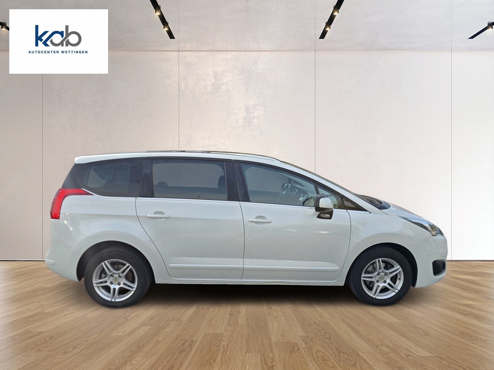 PEUGEOT 5008 1.6 BlueHDi Sensation Tiptronic-image-7