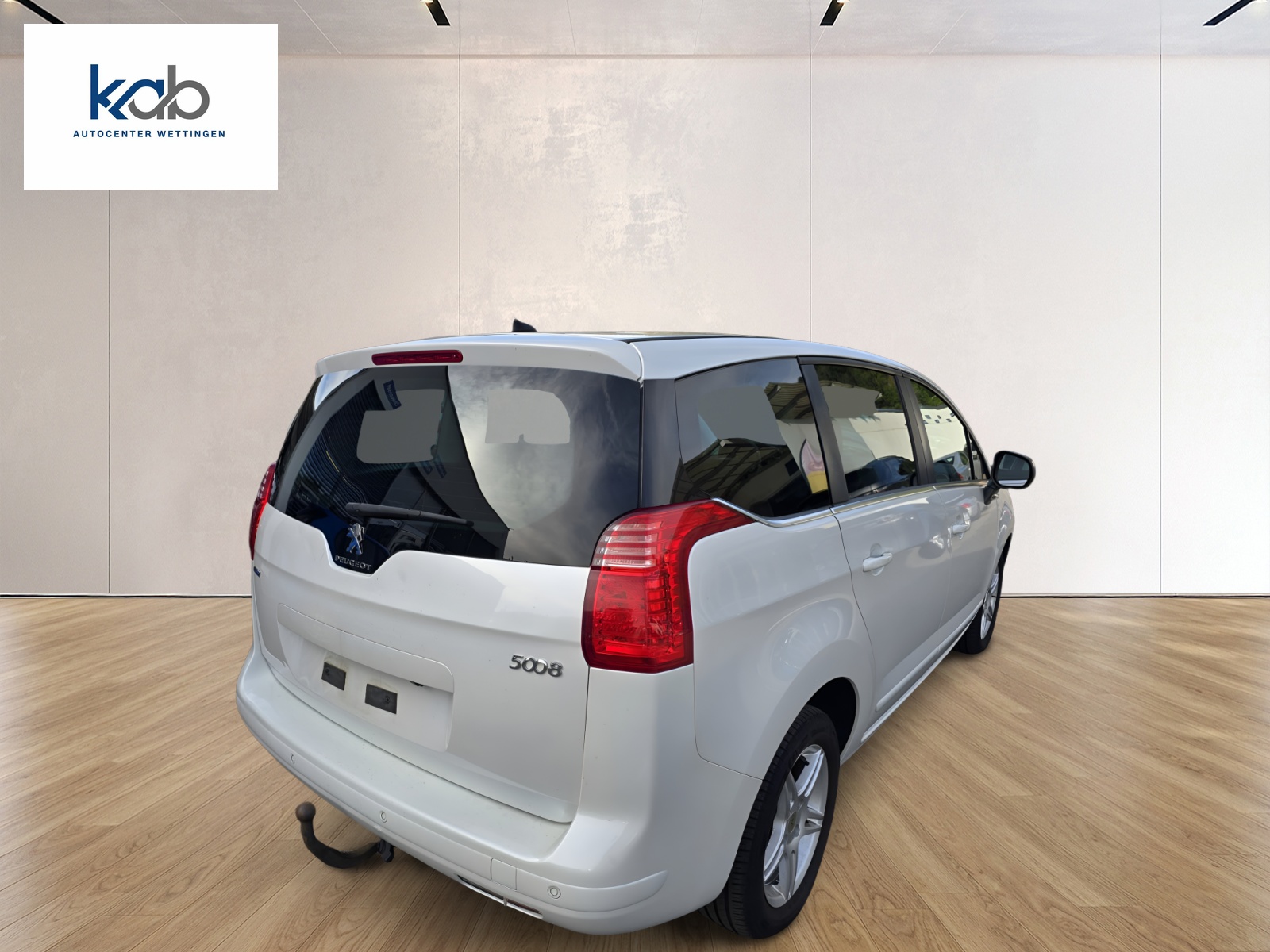 PEUGEOT 5008 1.6 BlueHDi Sensation Tiptronic-image-3