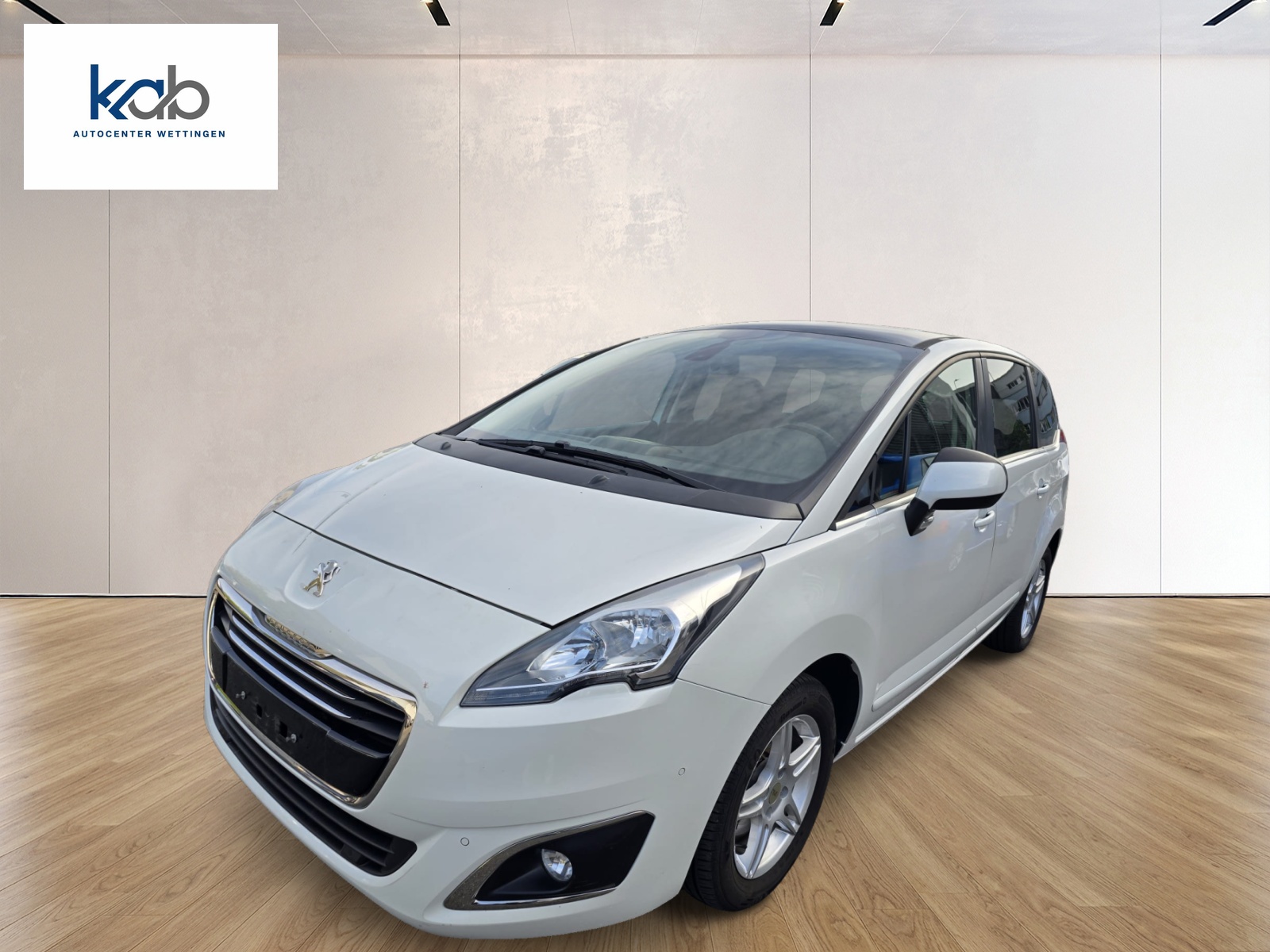 PEUGEOT 5008 1.6 BlueHDi Sensation Tiptronic-image-0