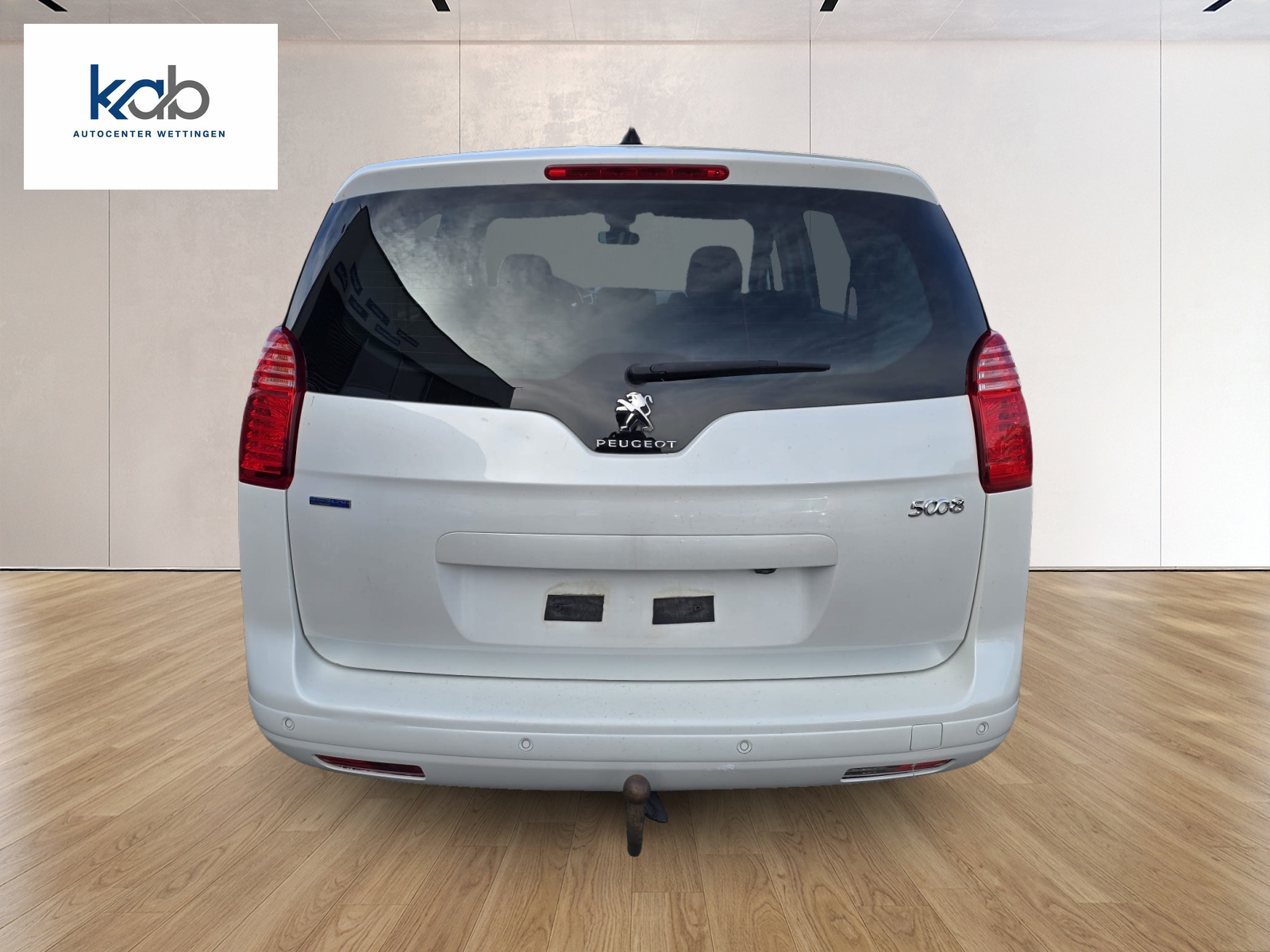 PEUGEOT 5008 1.6 BlueHDi Sensation Tiptronic-image-4