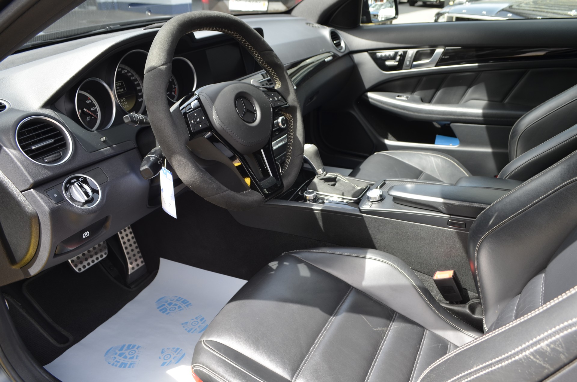 MERCEDES-BENZ C 63 Coupé AMG Speedshift MCT-image-7