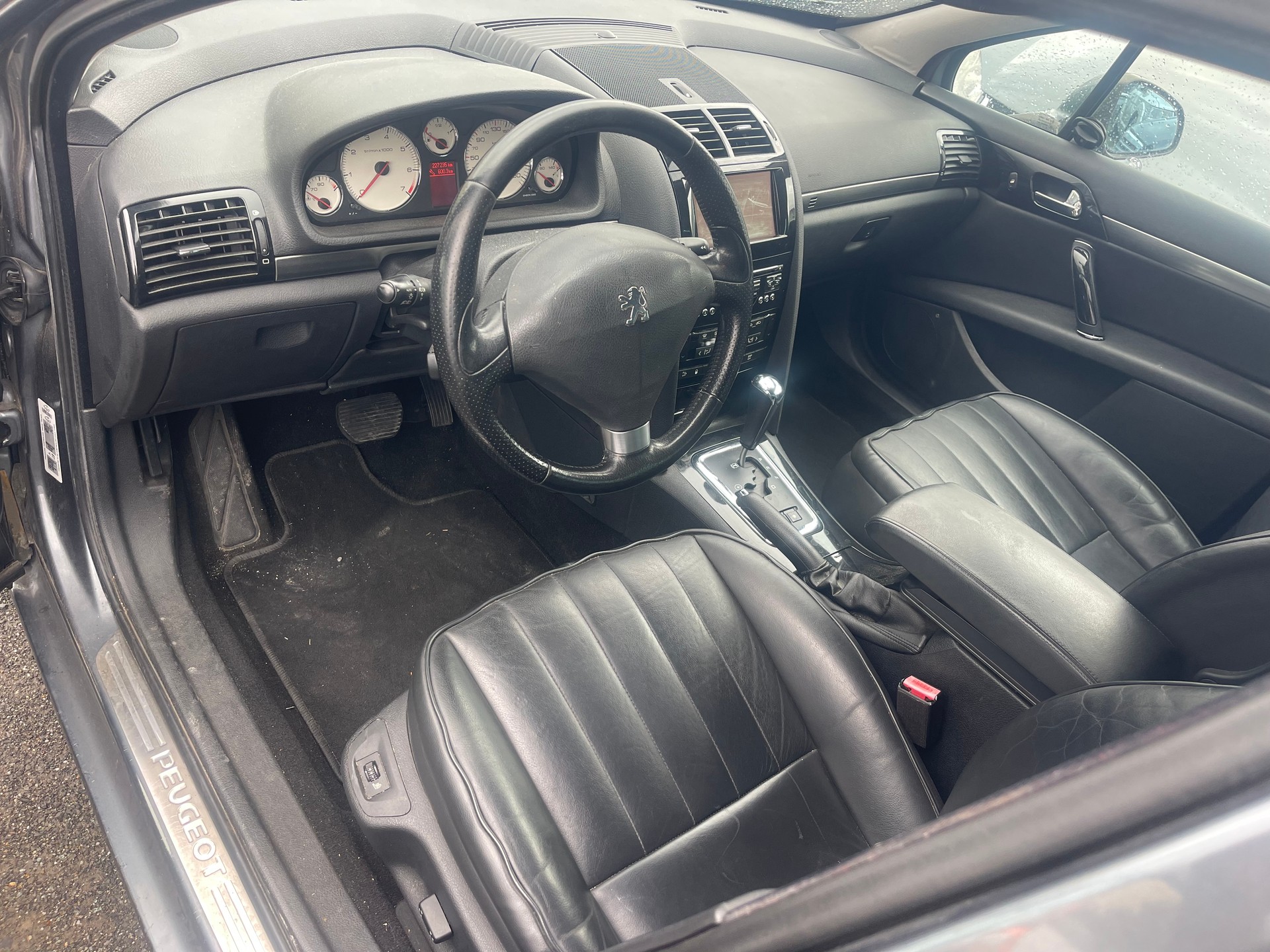 PEUGEOT 407 SW 3.0 Dynamic Automatic-image-12