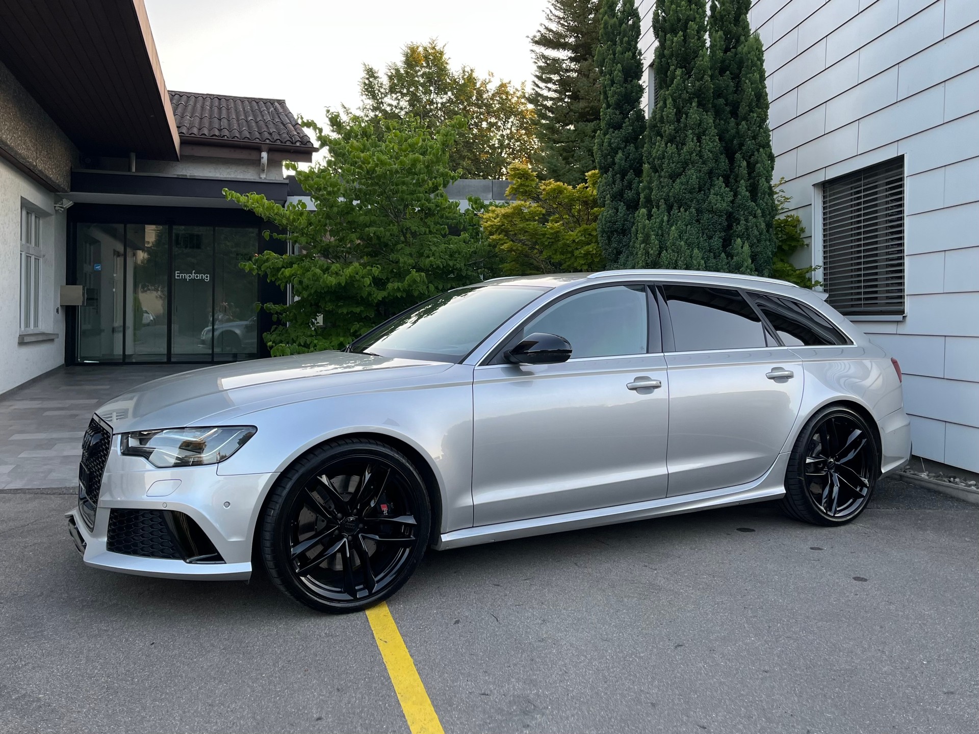AUDI RS6 Avant 4.0 TFSI V8 Quattro Tiptronic *Top-Zustand*neue Bremsen*Servicegepflegt*-image-0