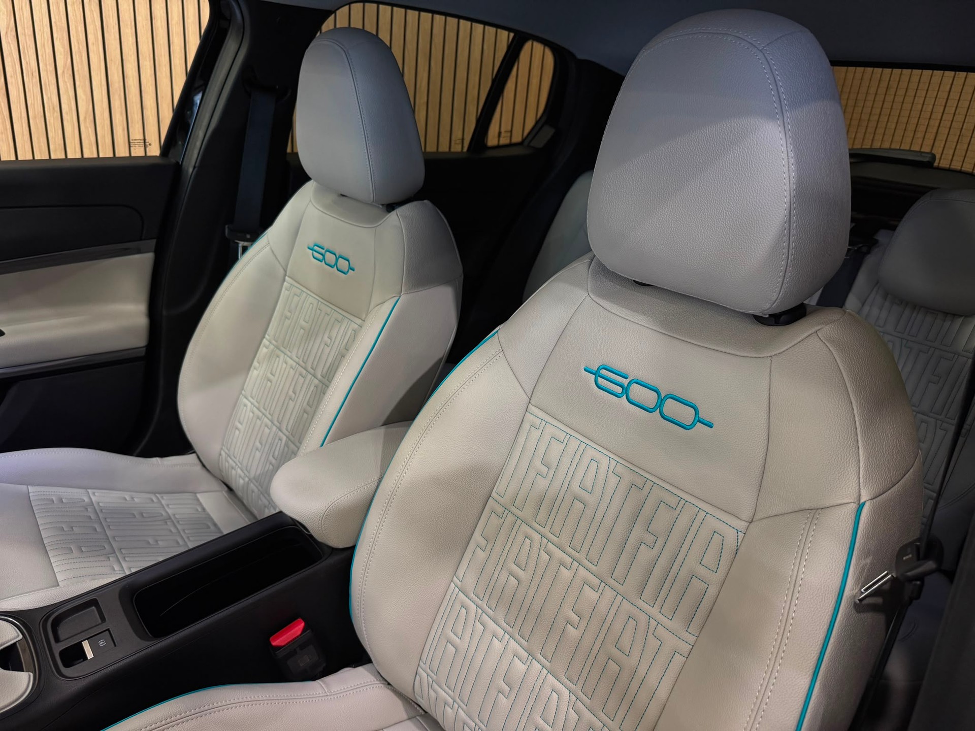 FIAT 600h MildHybrid La Prima-image-19