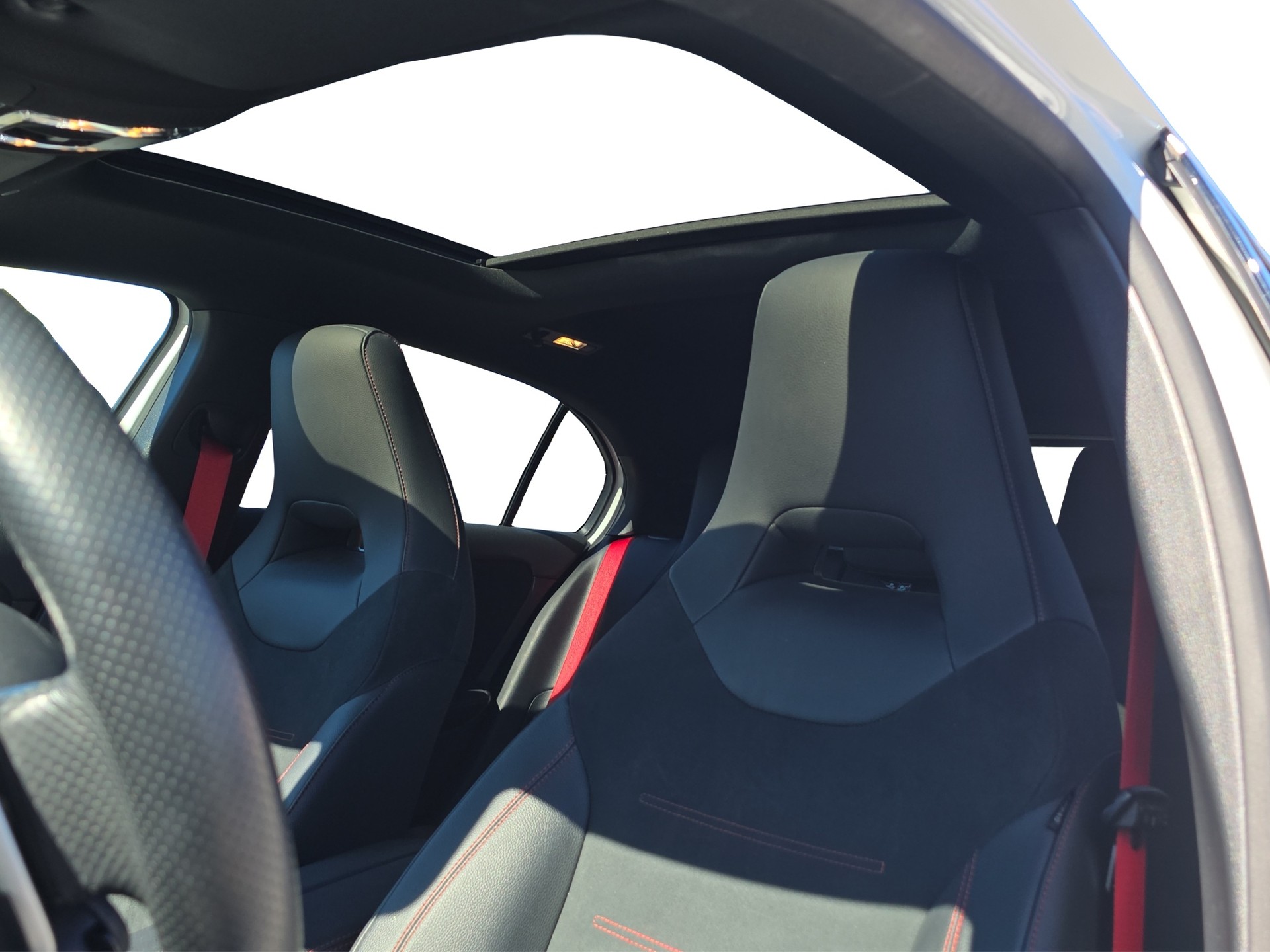 MERCEDES-BENZ A AMG 35 4Matic 8G-DCT-image-7