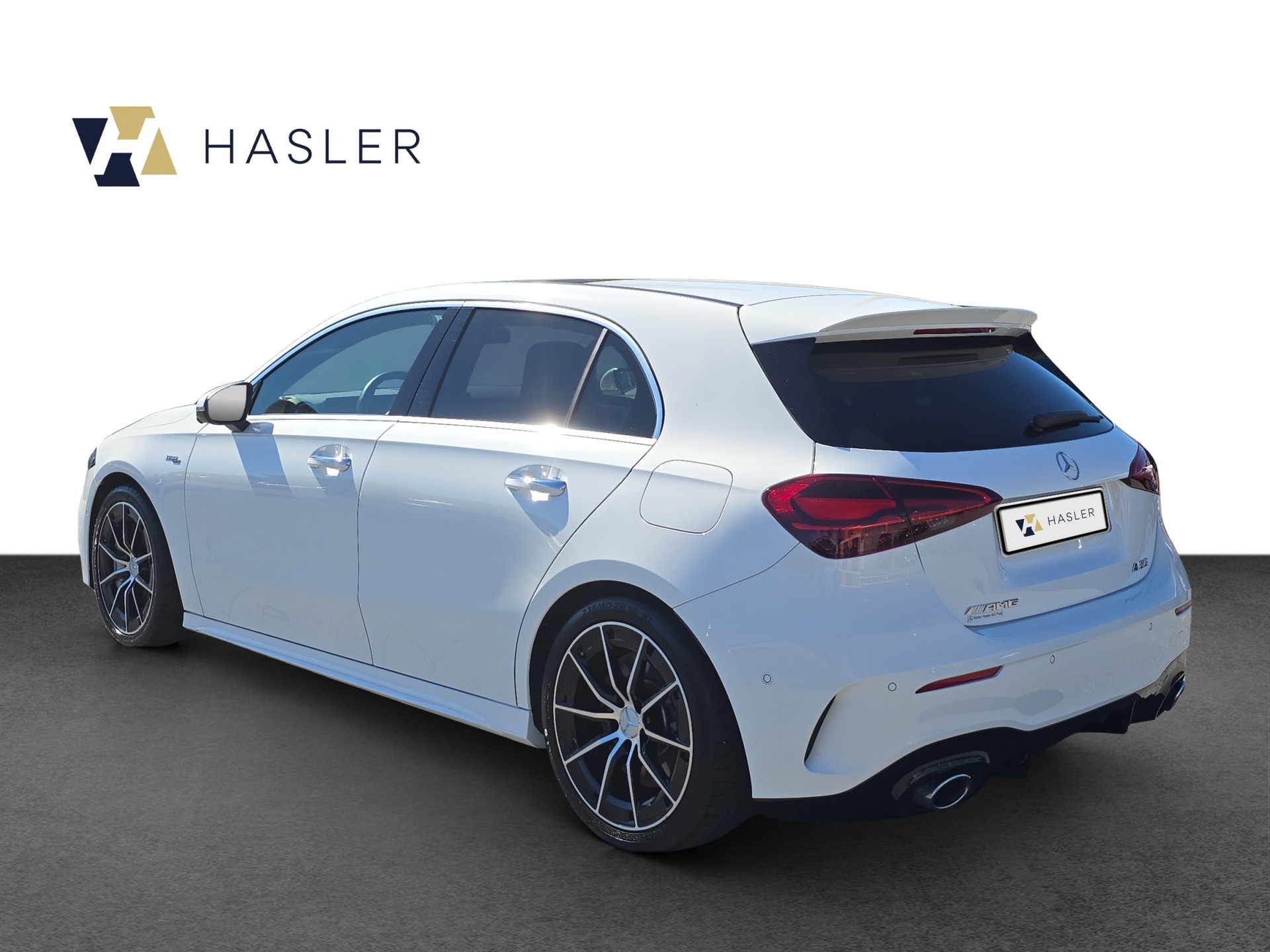 MERCEDES-BENZ A AMG 35 4Matic 8G-DCT-showroom-element-3