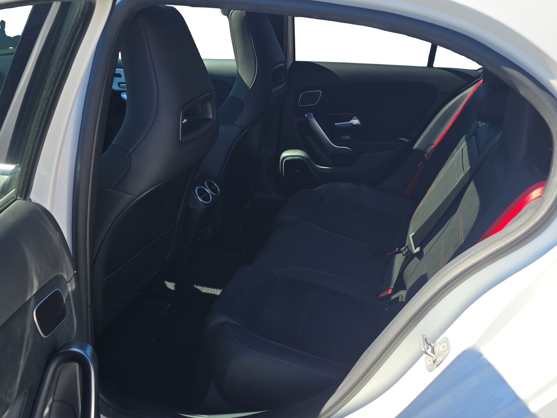 MERCEDES-BENZ A AMG 35 4Matic 8G-DCT-image-9