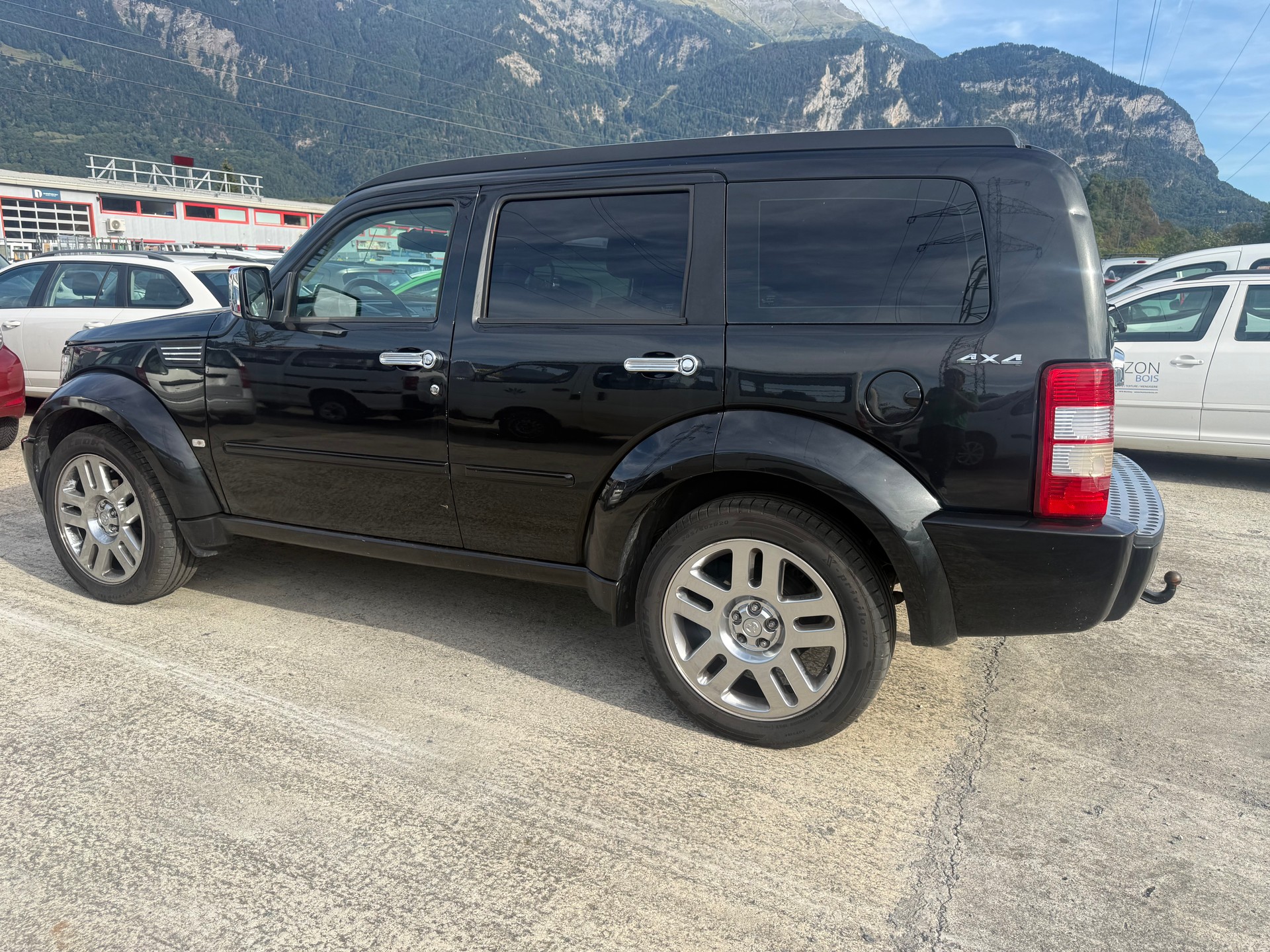 DODGE NITRO-image-5