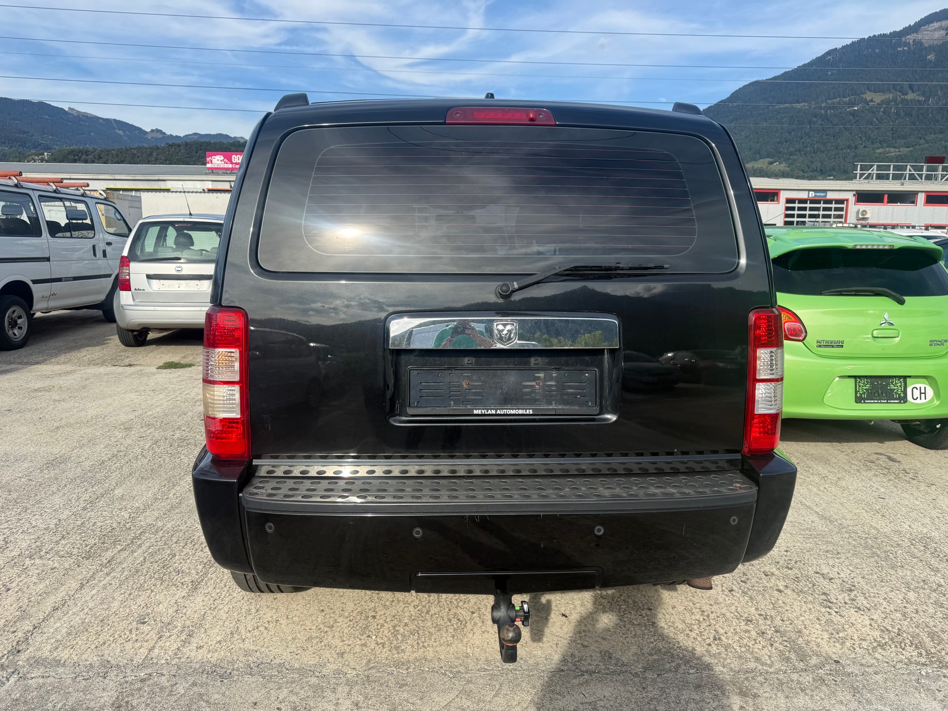 DODGE NITRO-image-4