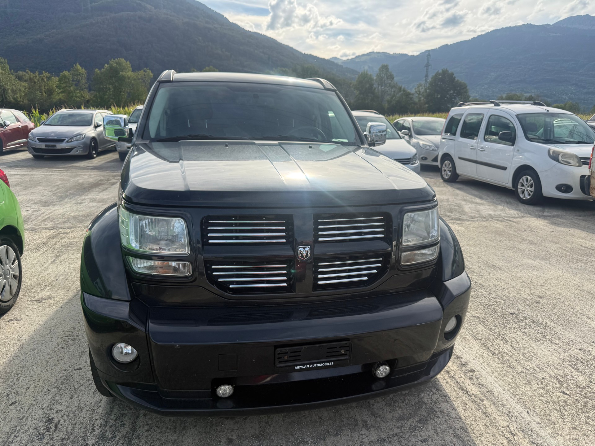 DODGE NITRO-image-0