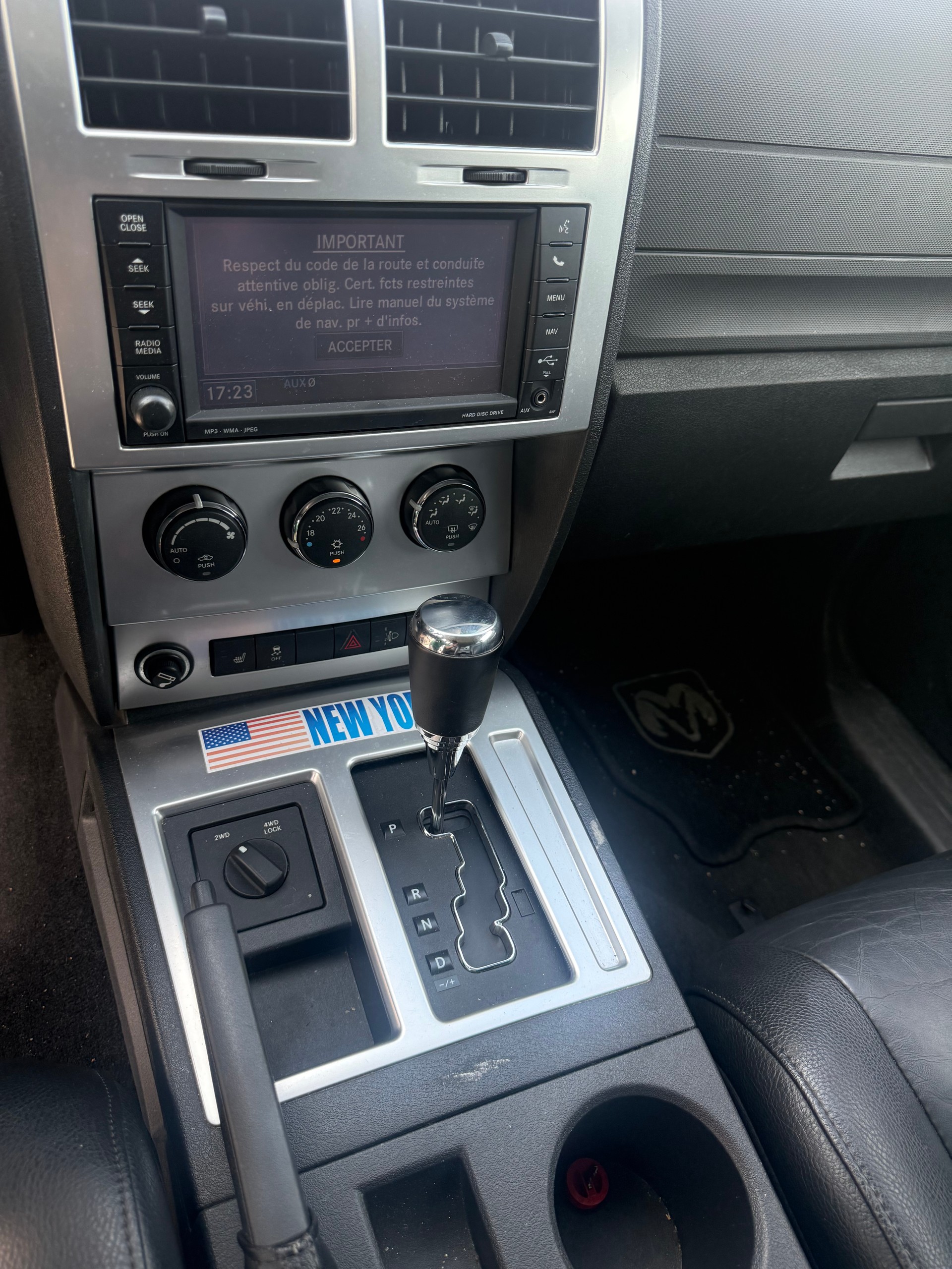 DODGE NITRO-image-9