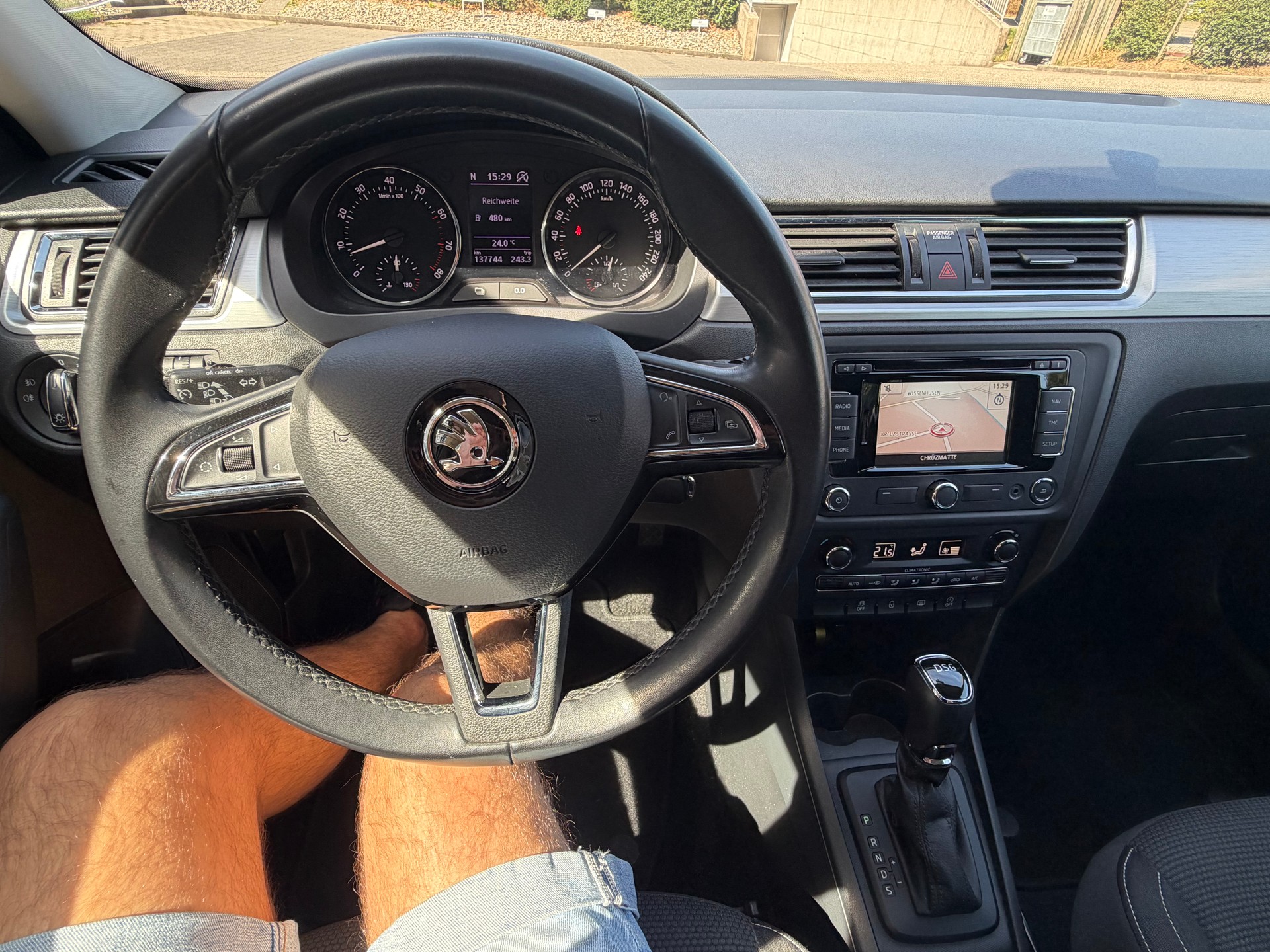 SKODA Rapid 1.4 TSI Elegance DSG-image-11