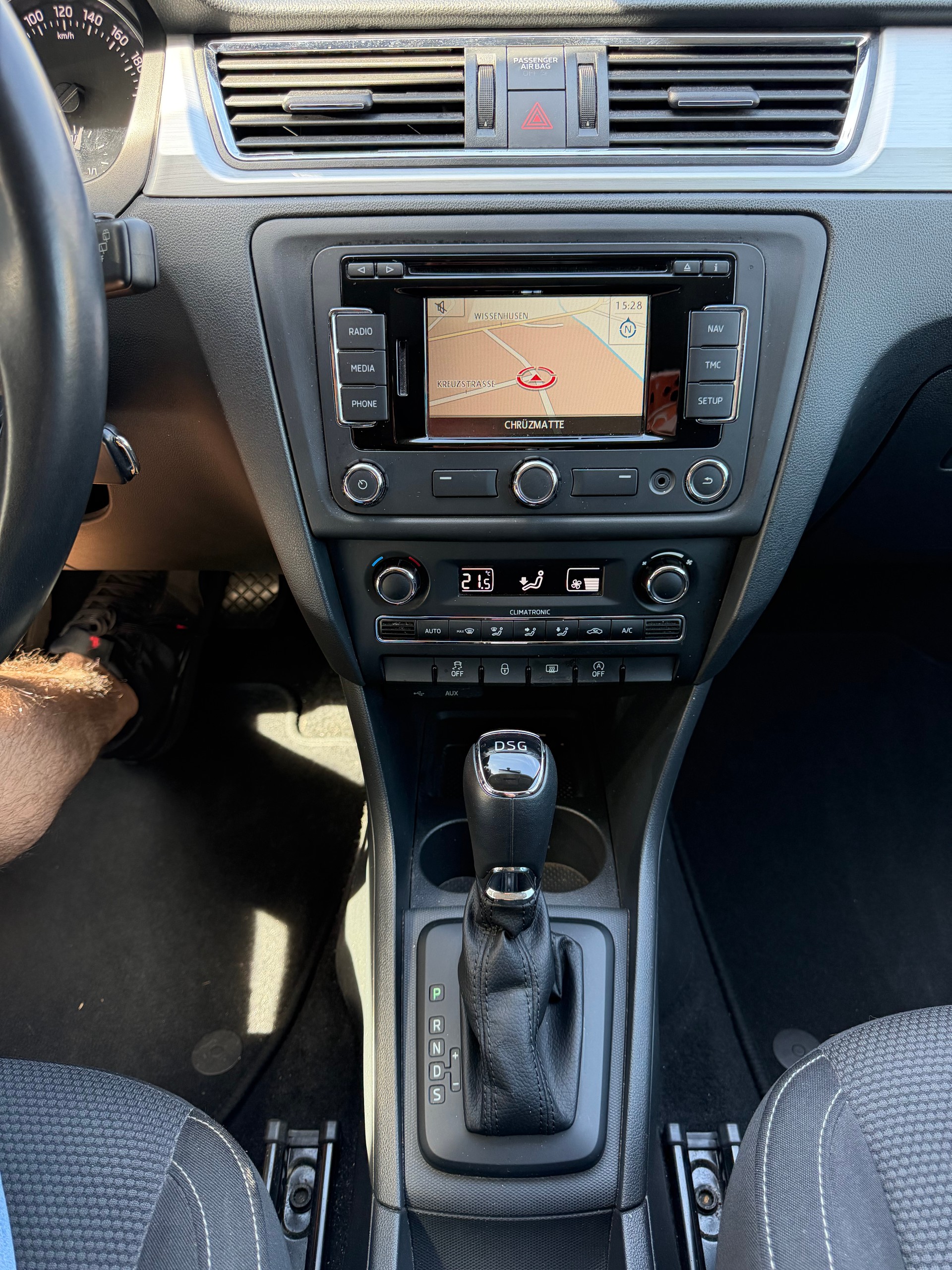 SKODA Rapid 1.4 TSI Elegance DSG-image-12