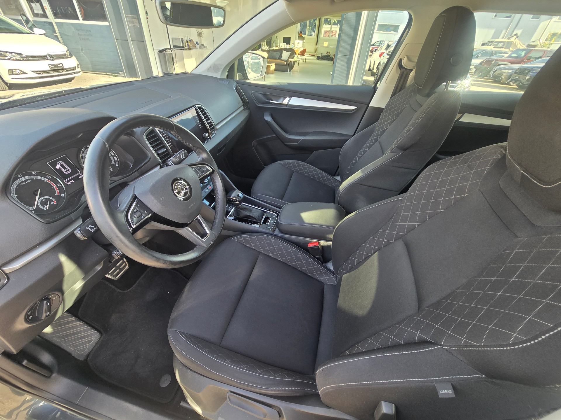 SKODA Karoq 1.0 TSI Ambition DSG-image-8