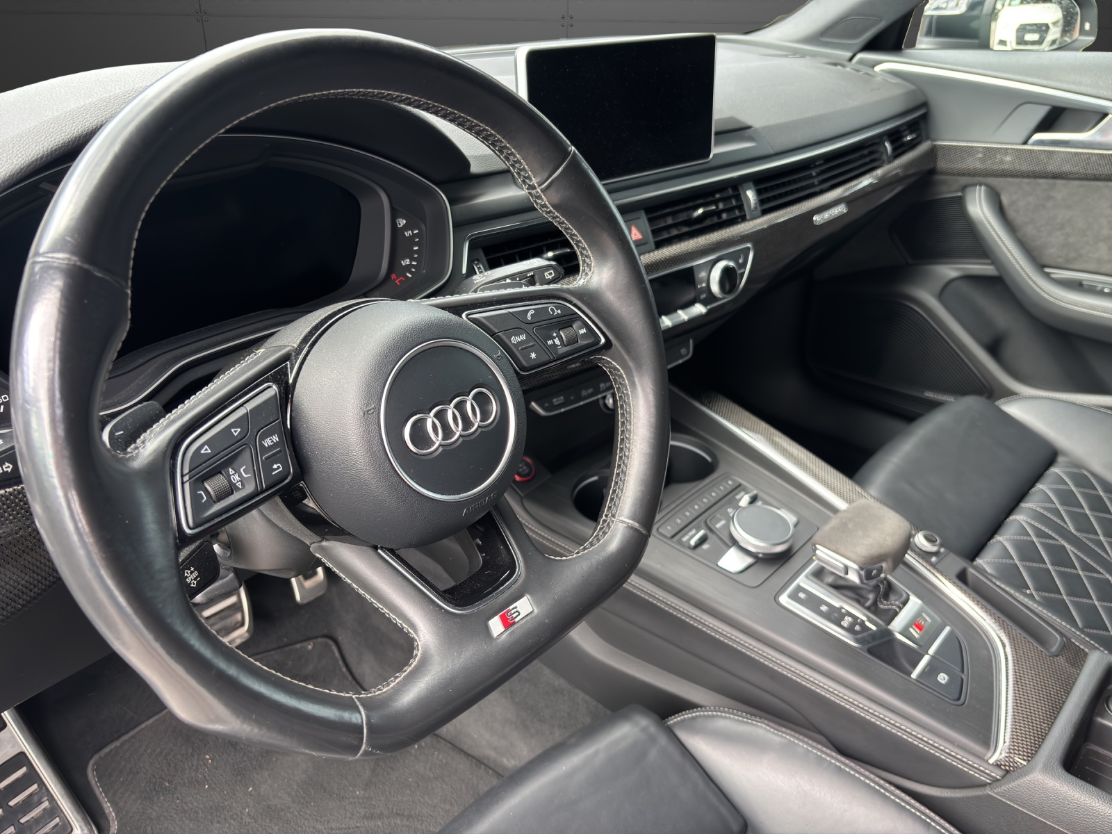 AUDI S4 Avant 3.0 TFSI quattro tiptronic-image-3