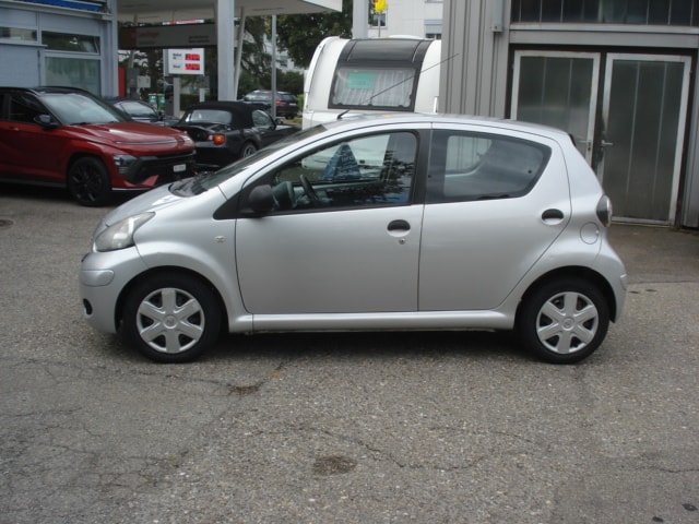 TOYOTA Aygo 1.0 Linea Terra-image-2