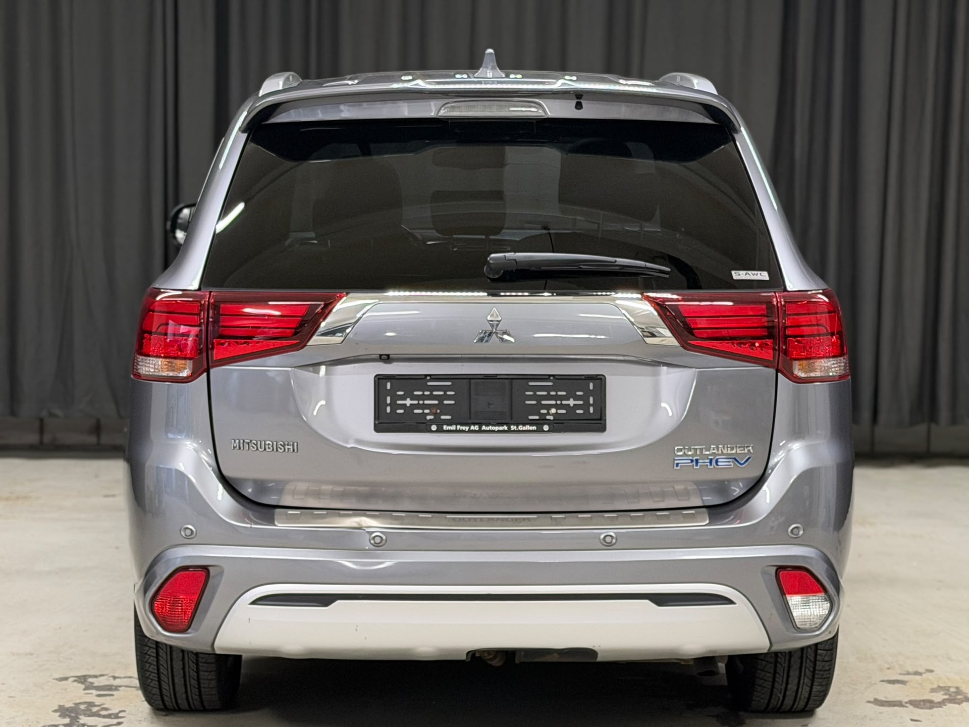 MITSUBISHI Outlander 2.4 PHEV Diamond 4WD Automatic-image-5