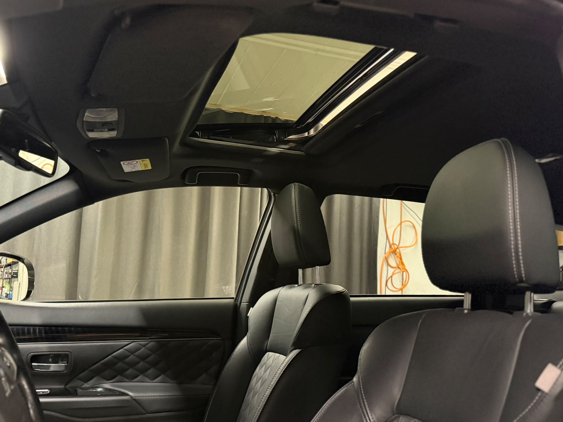 MITSUBISHI Outlander 2.4 PHEV Diamond 4WD Automatic-image-10
