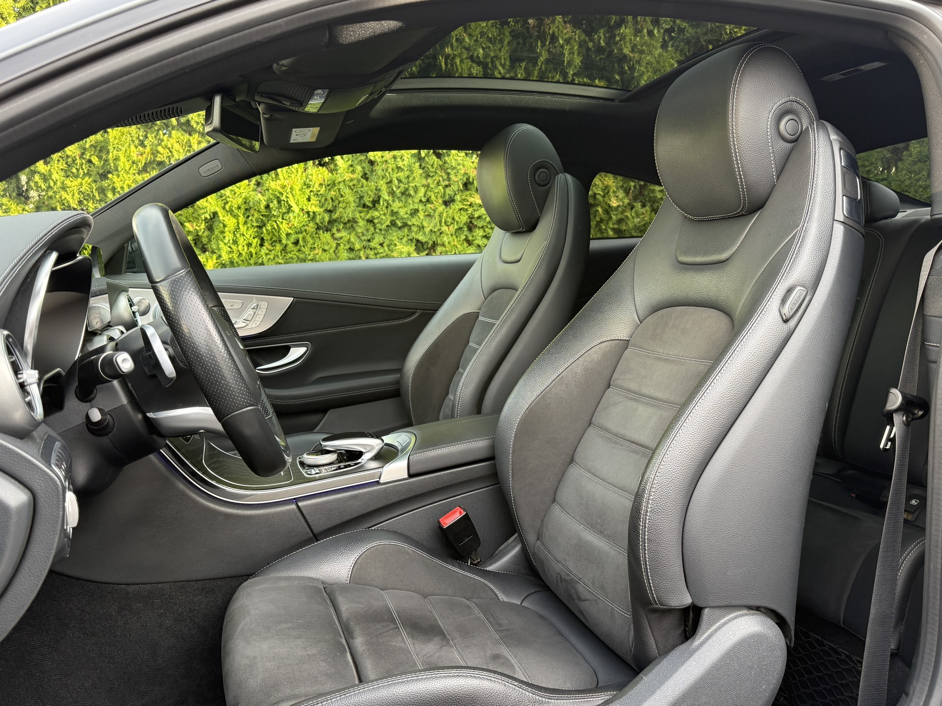 MERCEDES-BENZ C 200 Coupé 4Matic AMG Line 9G-Tronic / 1.Hand-image-18