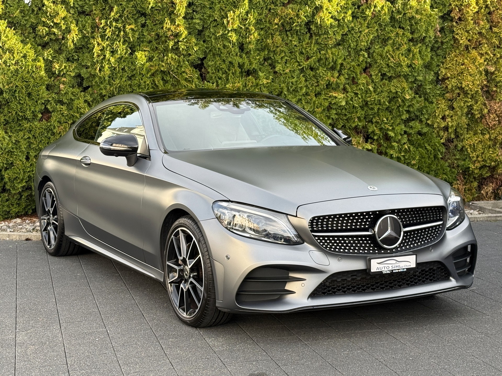 MERCEDES-BENZ C 200 Coupé 4Matic AMG Line 9G-Tronic / 1.Hand-image-4