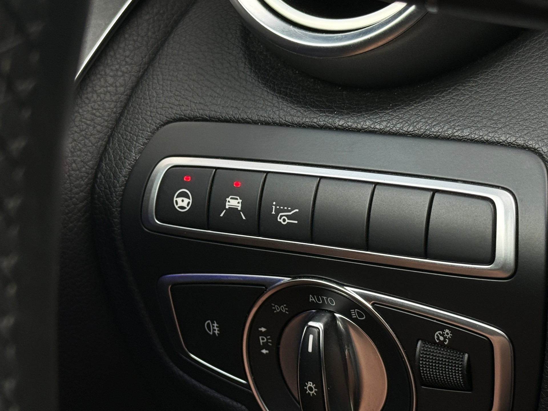 MERCEDES-BENZ C 200 Coupé 4Matic AMG Line 9G-Tronic / 1.Hand-image-23