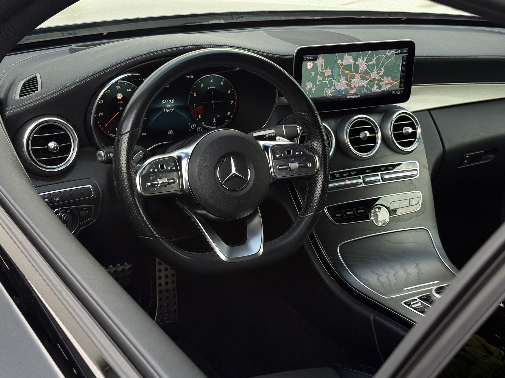 MERCEDES-BENZ C 200 Coupé 4Matic AMG Line 9G-Tronic / 1.Hand-image-17