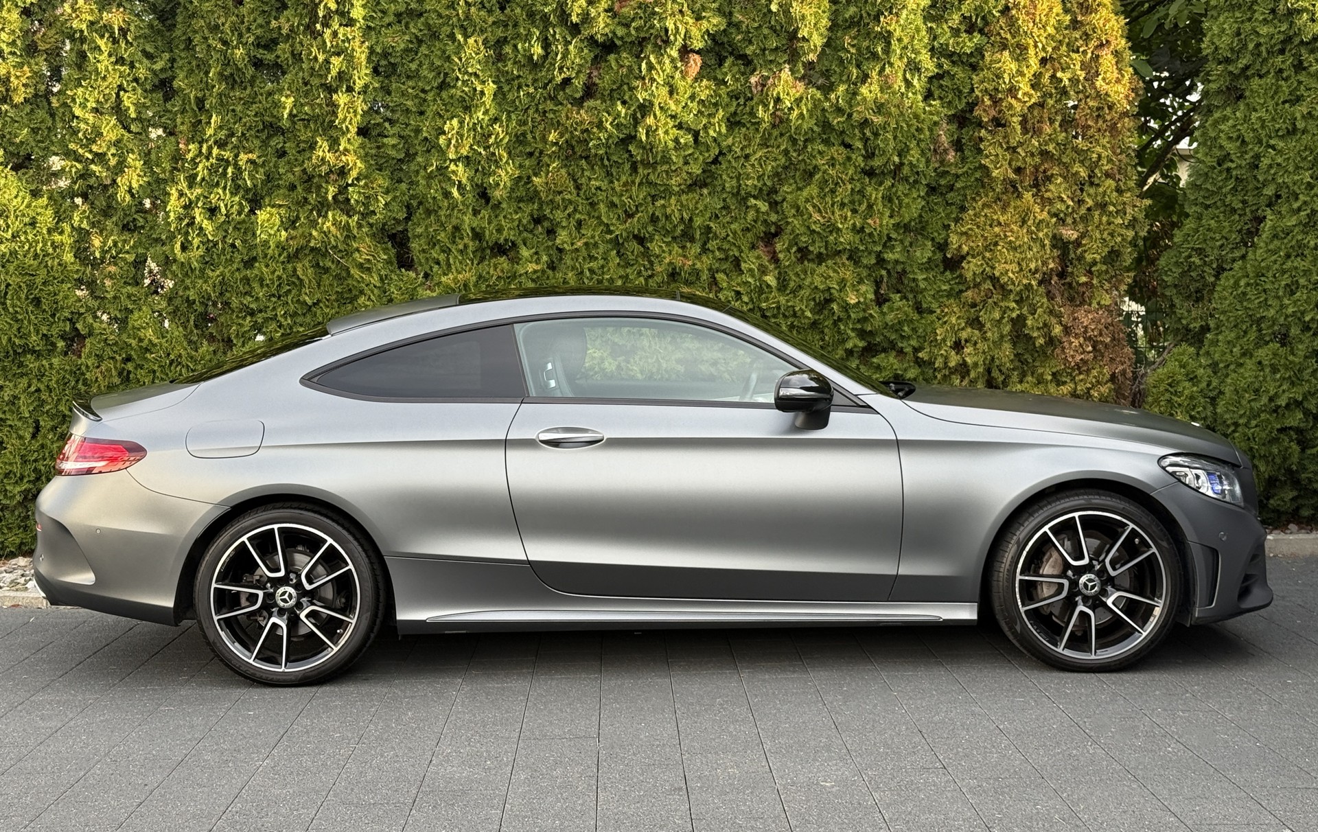 MERCEDES-BENZ C 200 Coupé 4Matic AMG Line 9G-Tronic / 1.Hand-image-9