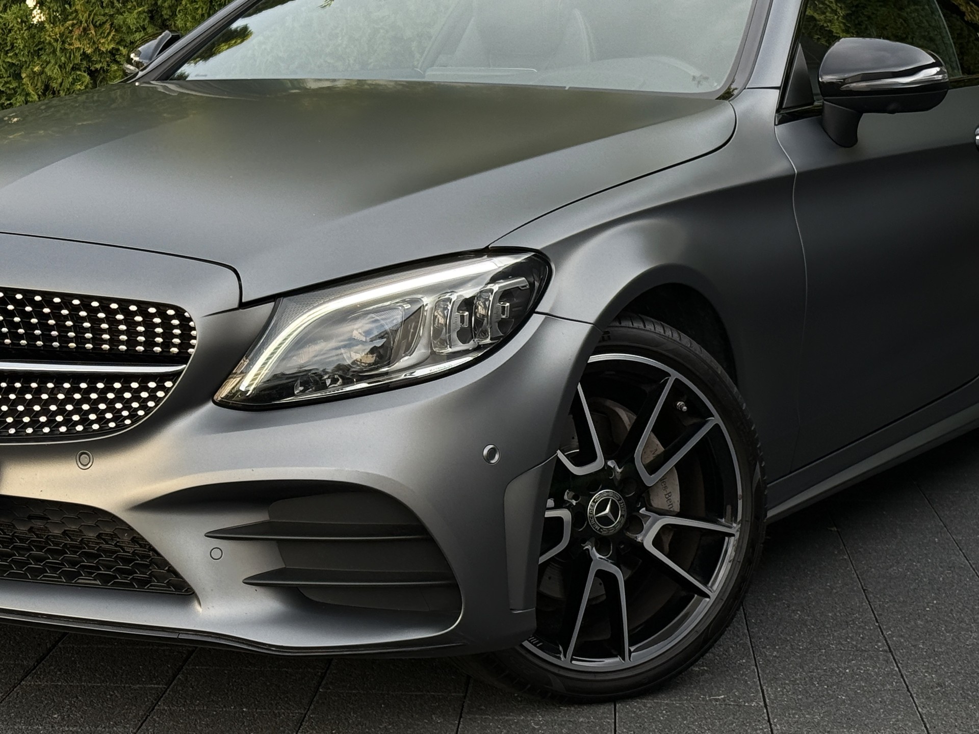 MERCEDES-BENZ C 200 Coupé 4Matic AMG Line 9G-Tronic / 1.Hand-image-2