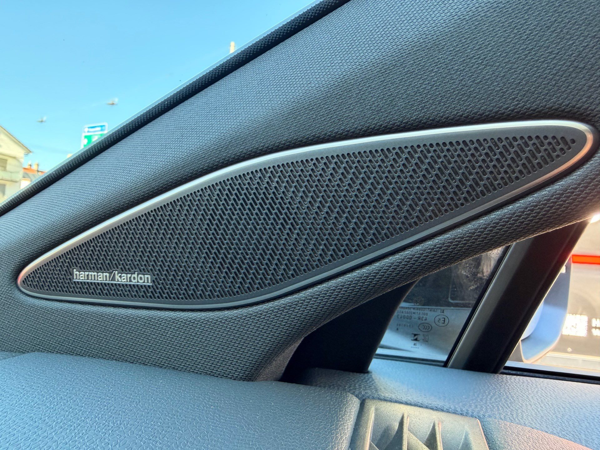 VW ID.7 TOURER GTX 340 PS 4MOTION *** VOLLAUSSTATTUG IN GRENADILSCHWARZ ***-image-25