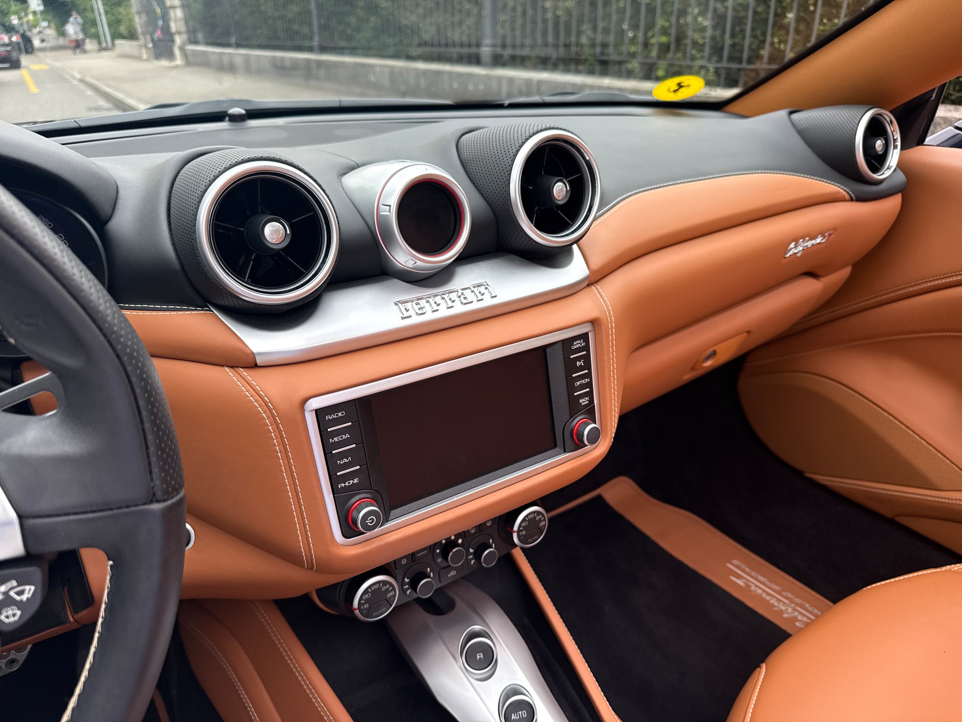 FERRARI California 3.9 V8 T-image-11