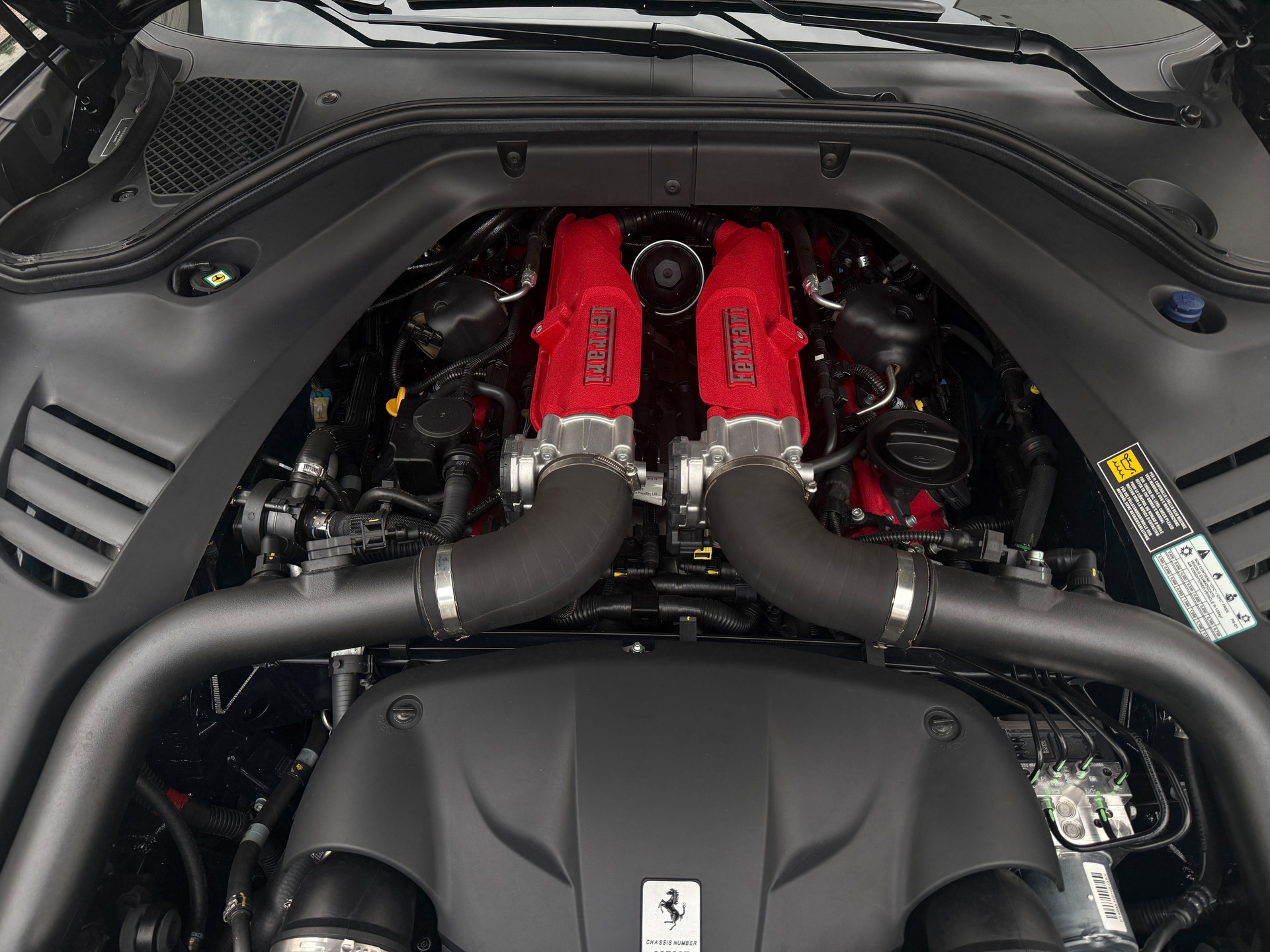 FERRARI California 3.9 V8 T-image-14