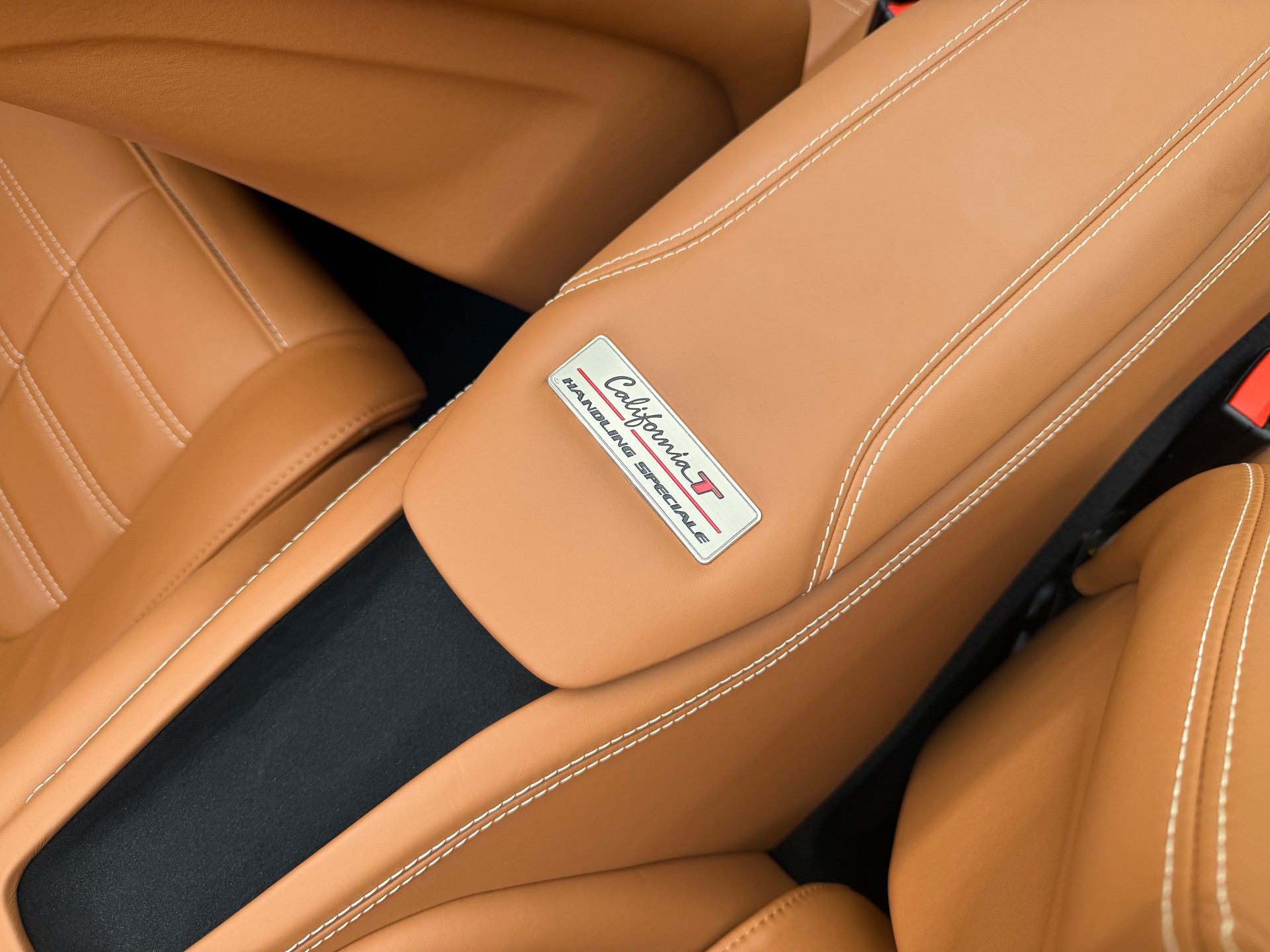 FERRARI California 3.9 V8 T-image-7