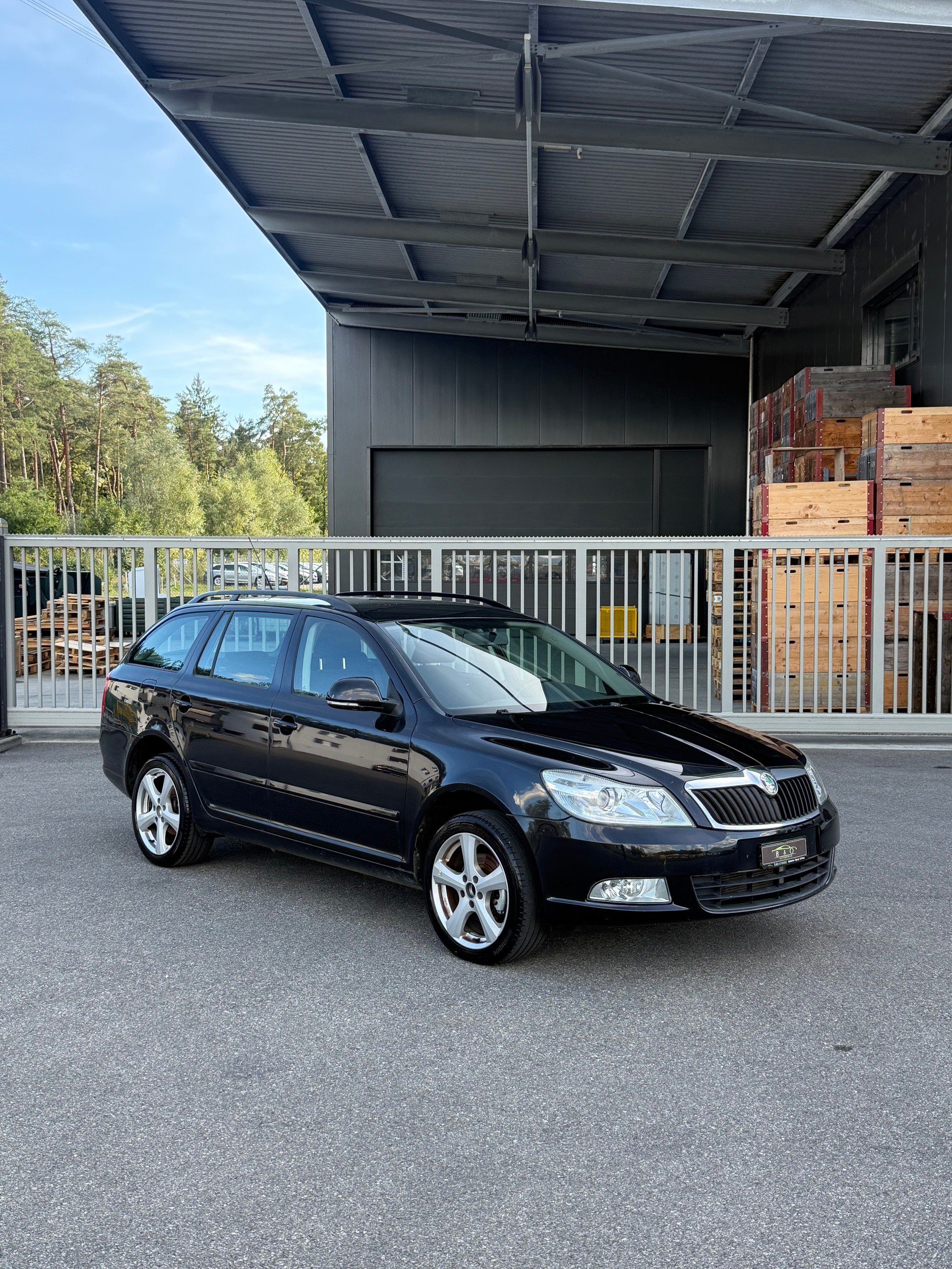 SKODA Octavia Combi 1.8 TSI Stöckli 4x4-image-0