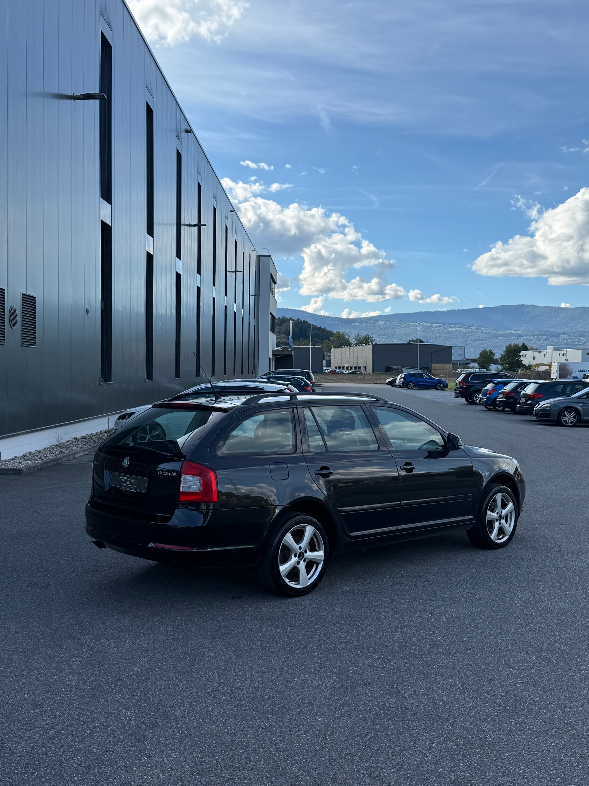 SKODA Octavia Combi 1.8 TSI Stöckli 4x4-image-3