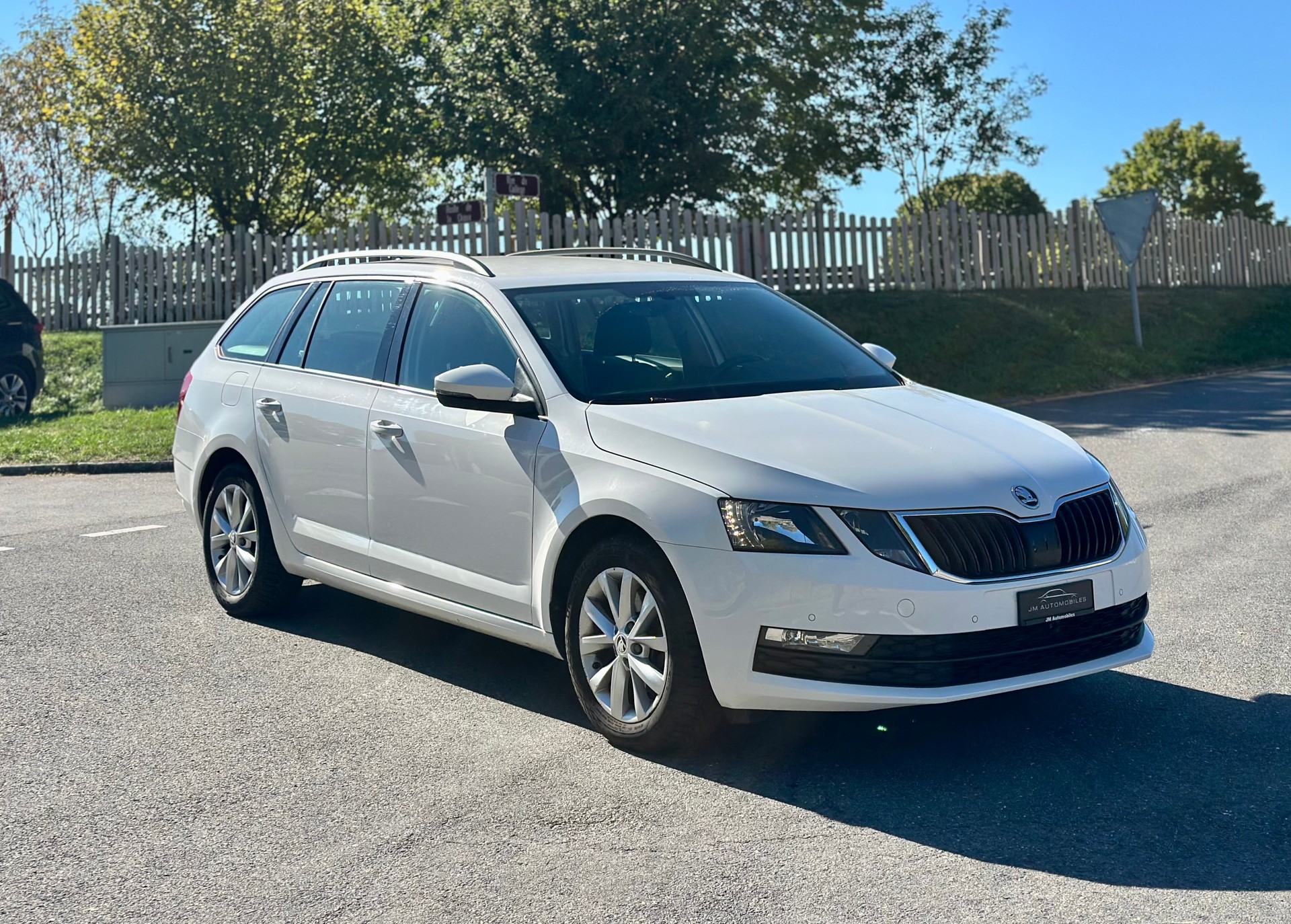 SKODA Octavia Combi 1.5 TSI Ambition DSG-image-1